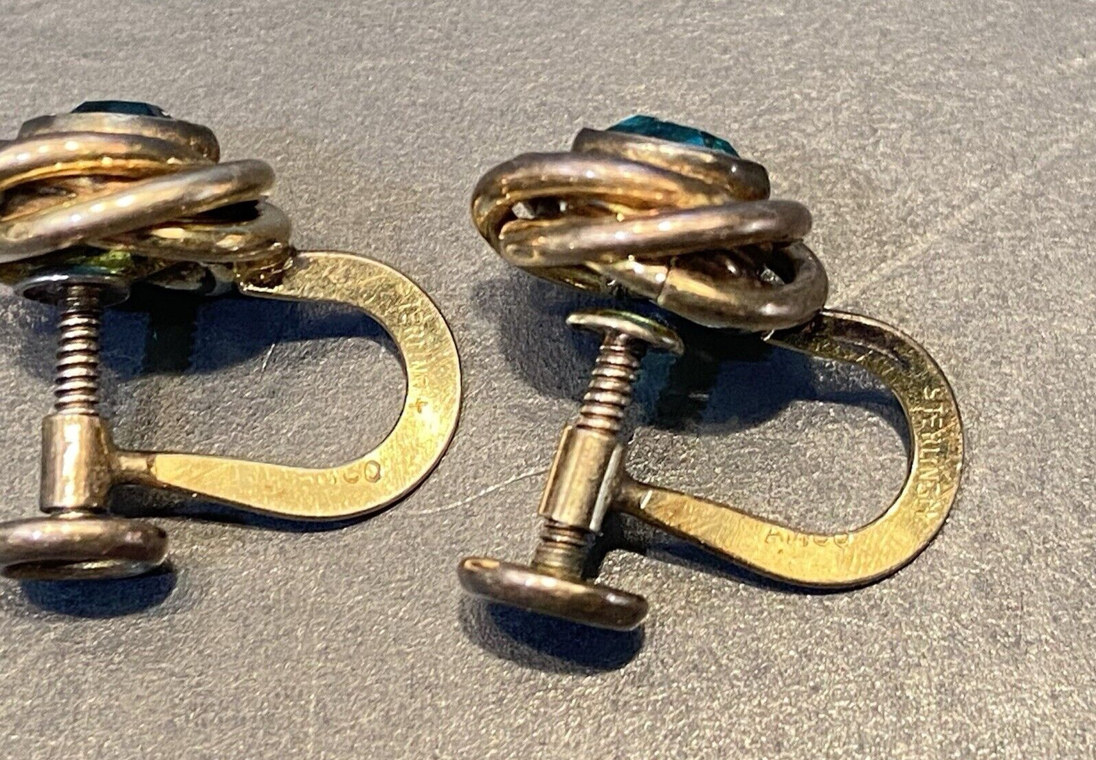 VTG AMCO Gold Filled 1-20 Sterling Silver Knot Earrings Green Glass Screw Back