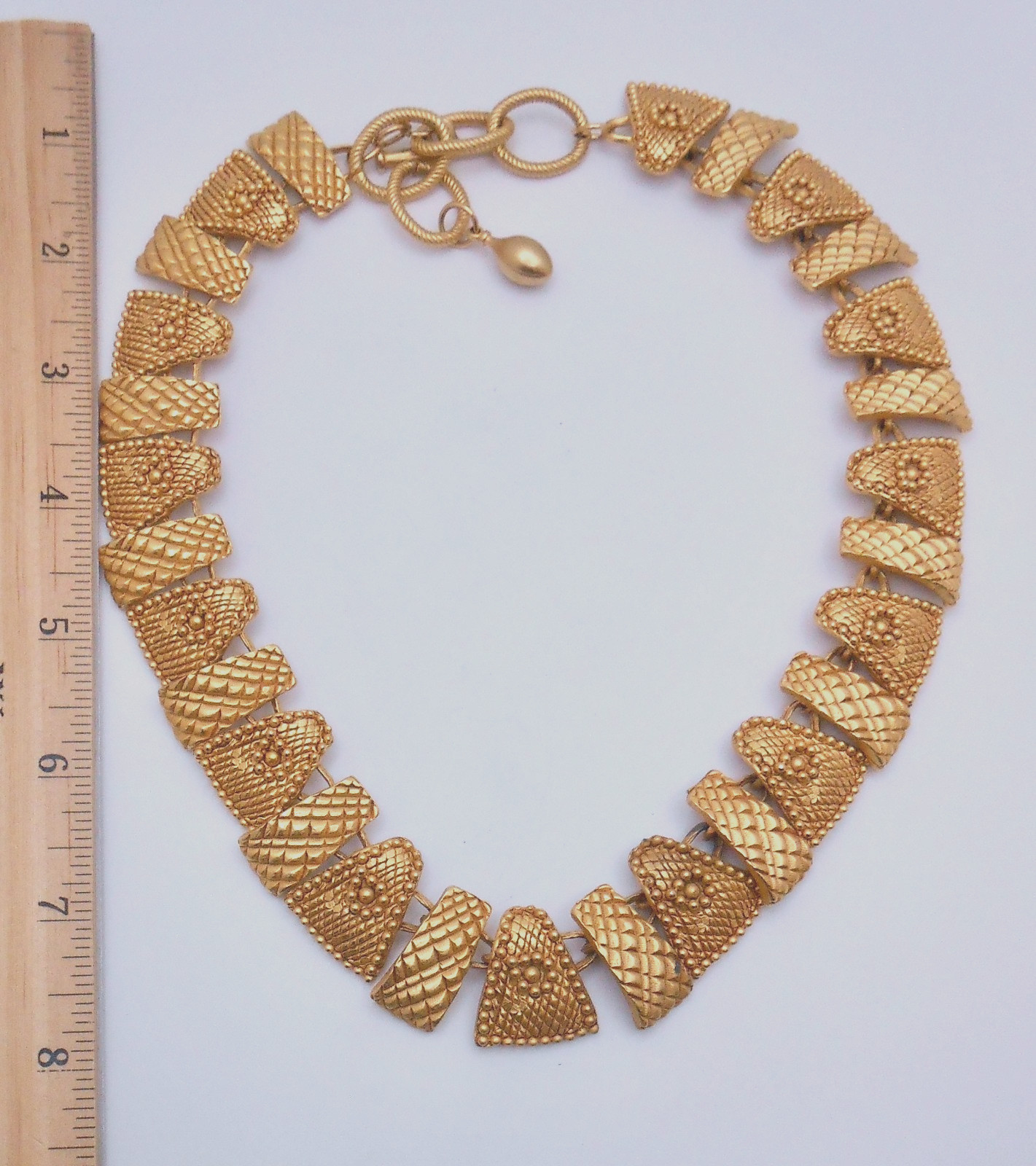 Vintage LIA Signed LIANNA Egyptian Style Link Necklace Gold-tone 18-20″ N44