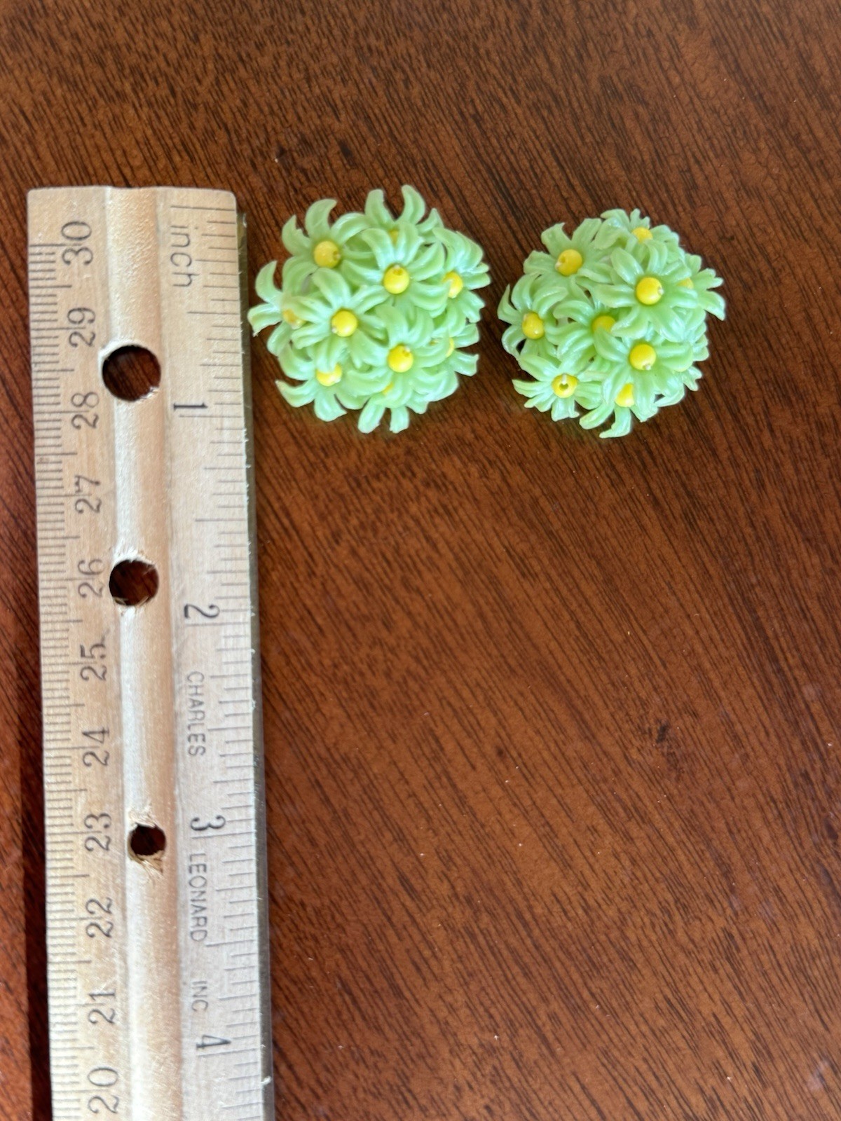 50’s 60’s Vtg Electric Apple Green Plastic Daisy Necklace Clip On Earrings Set