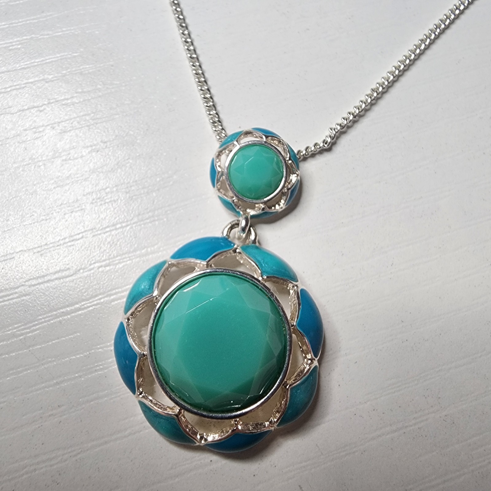 Vintage AVON Signed SAQ Faux Turquoise Blue Enamel Pendant Necklace Silver Toned