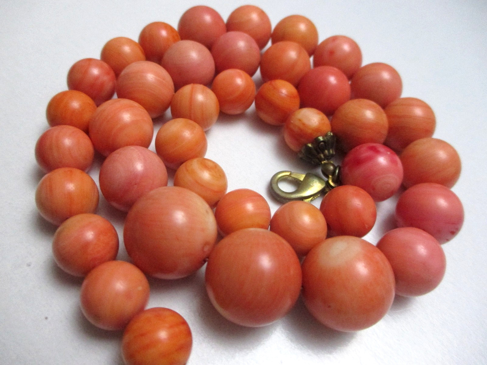 Vintage M0M0 Art Deco Authentic ☆ Undyed Untreated ☆ Necklace Coral ☆ Organic.