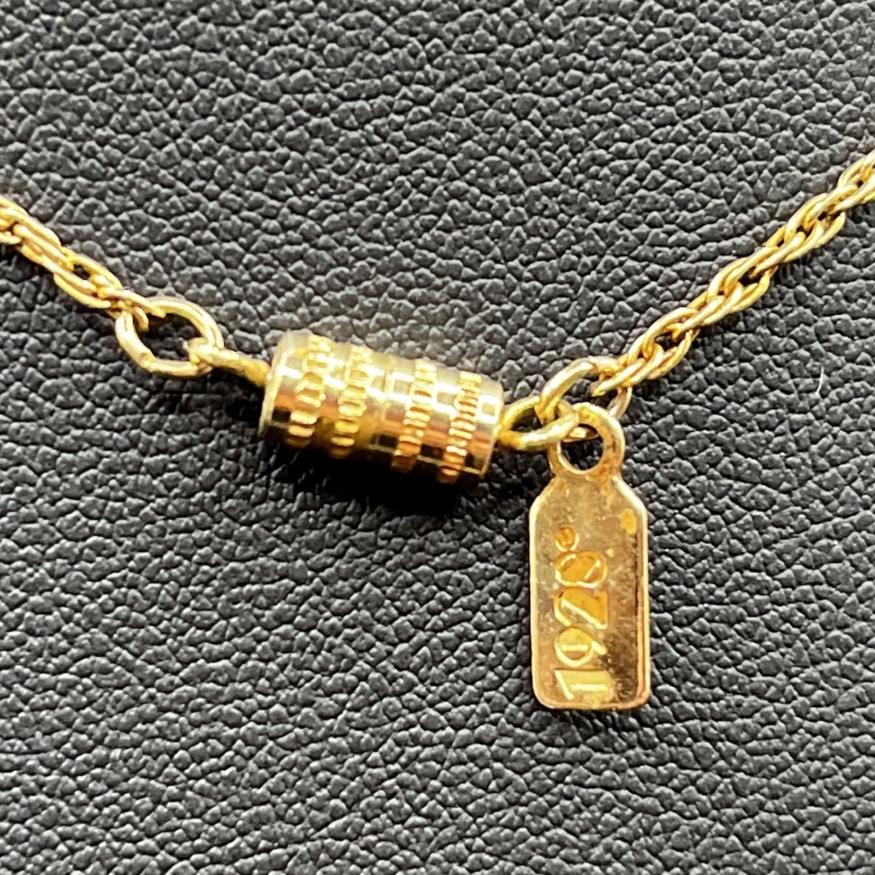 1928 Jewelry Victorian Style Rose Pendant Necklace Gold Tone Glass *READ NOTES