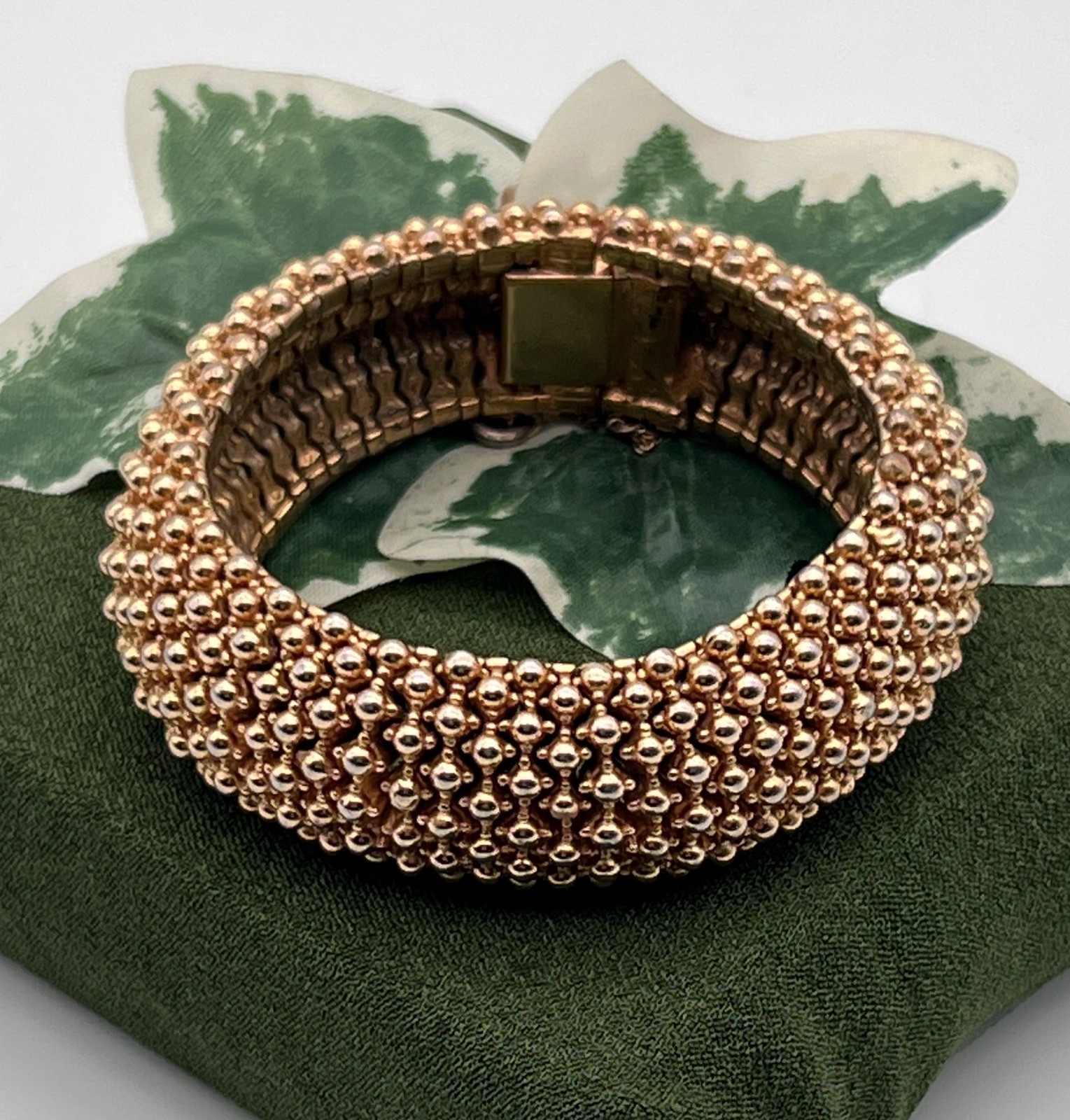 Vintage Ciner Caviar Ball Design Bracelet Gold Tone Metal Safety Chain Box Clasp