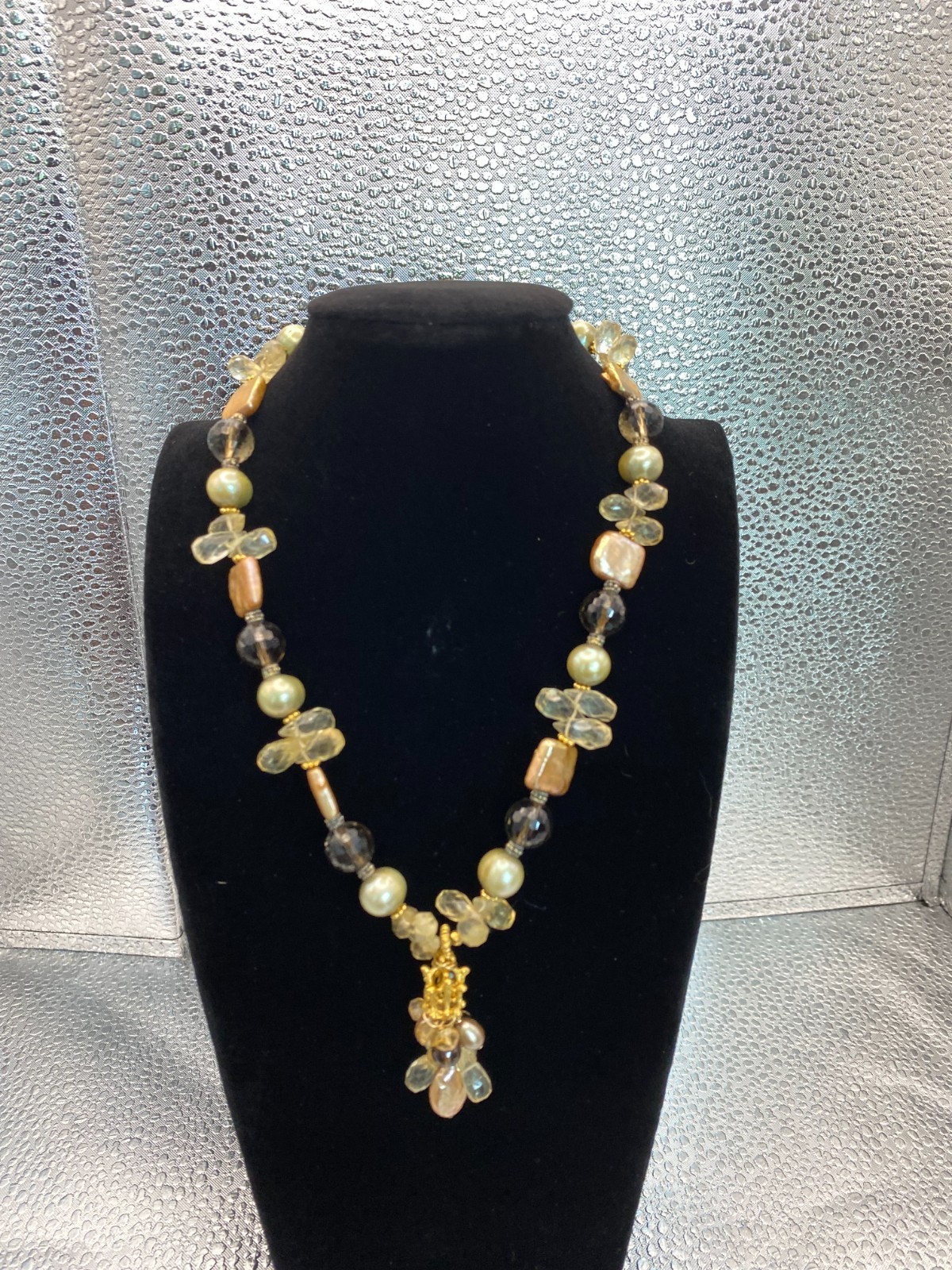 Single Strand, Vintage, NWOT, 16 inch Earthtones with Multiple shaped Stones