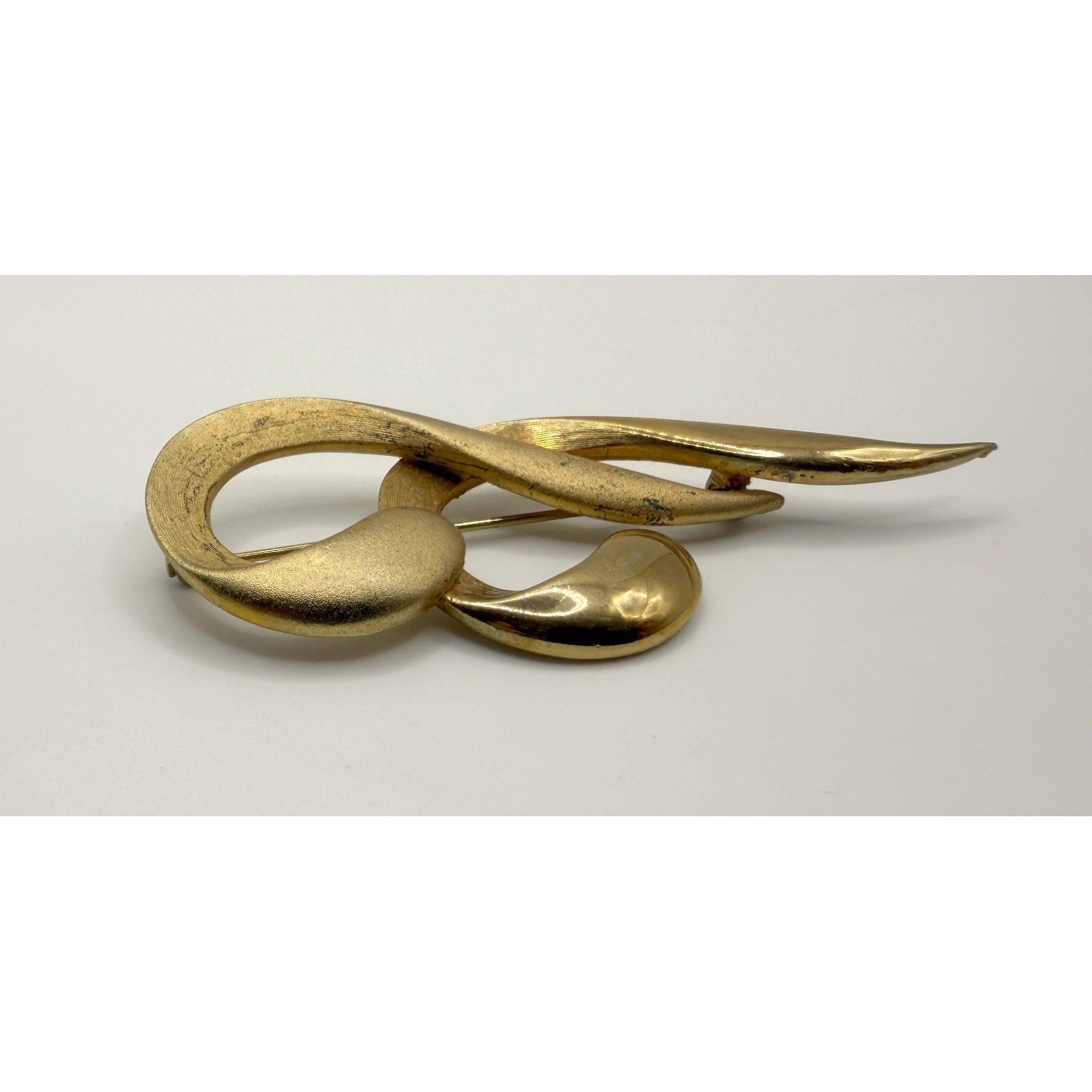 Vintage 80s Gold Tone Abstract Sculptural Brooch 4.25″ Statement