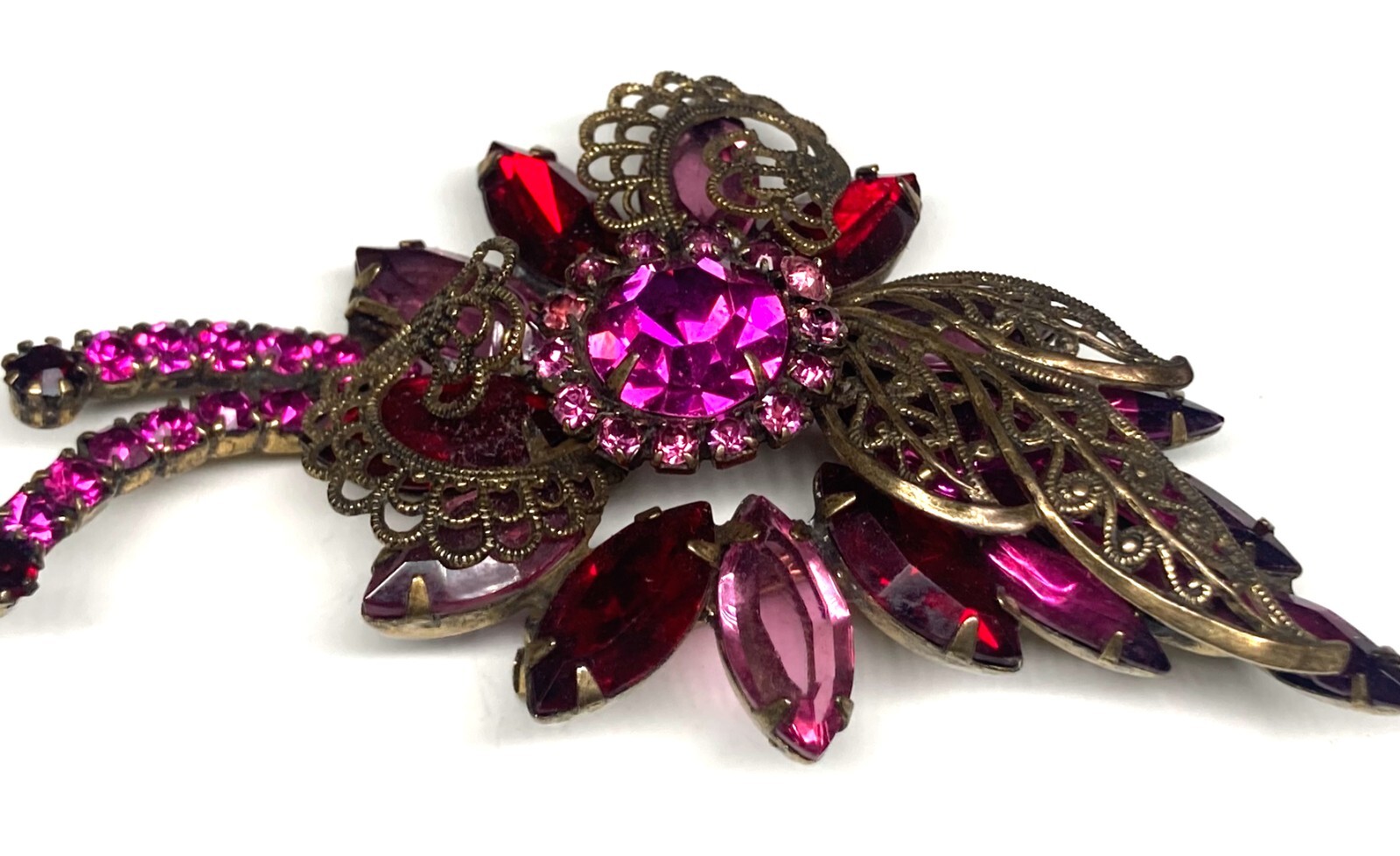 D & E Delizza & Elster Juliana Pink Fuchsia Red Rhinestone Earrings Pin Set
