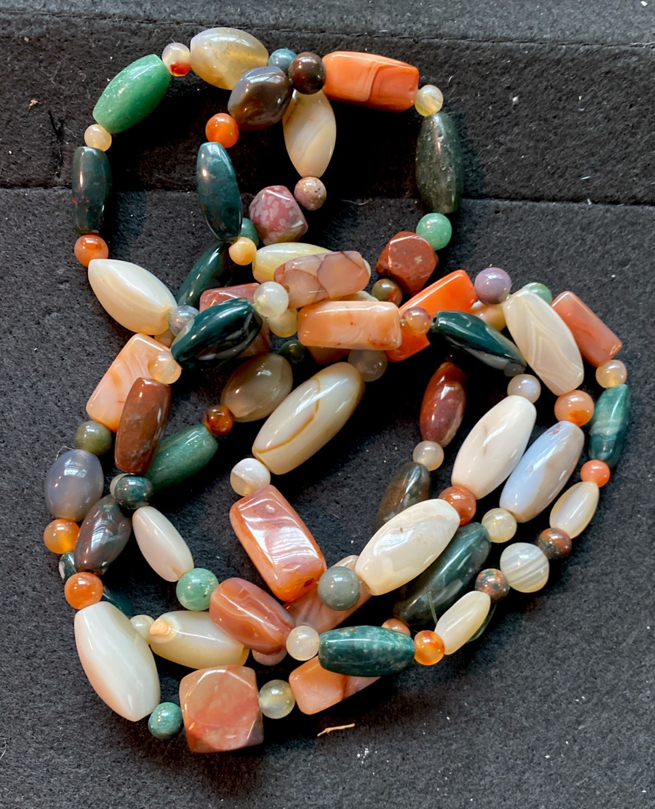 VTG Agate Assorted Polished Natural Gemstone necklace 58” Earthtones