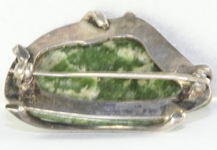 VTG 1950’S MID CENTURY MODERNIST HAND WROUGHT STERLING SILVER JADE PIN BY POST