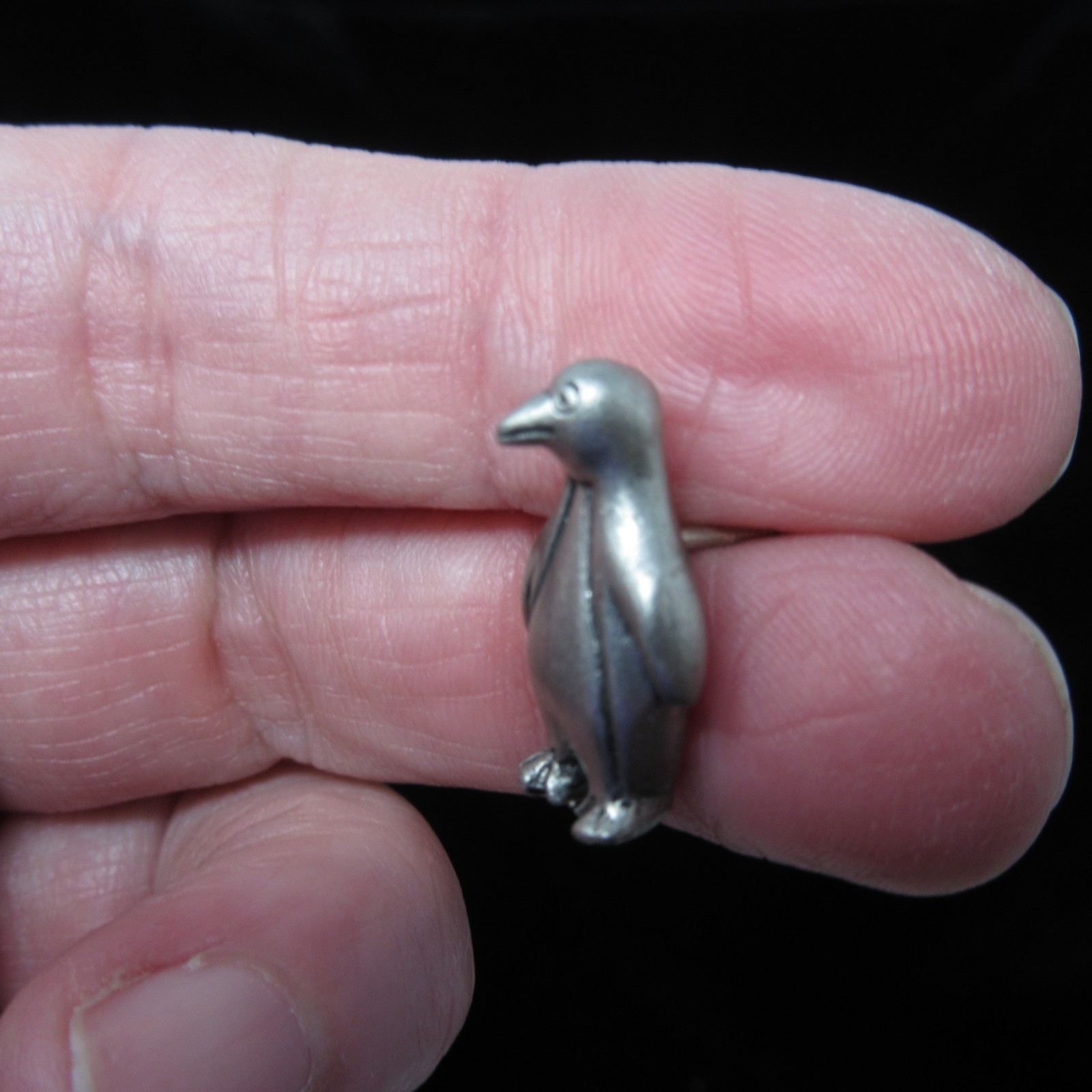 JIM CLIFT Pewter Penguin Lapel Tie Tac Pin 0.75″ Vintage Jewelry