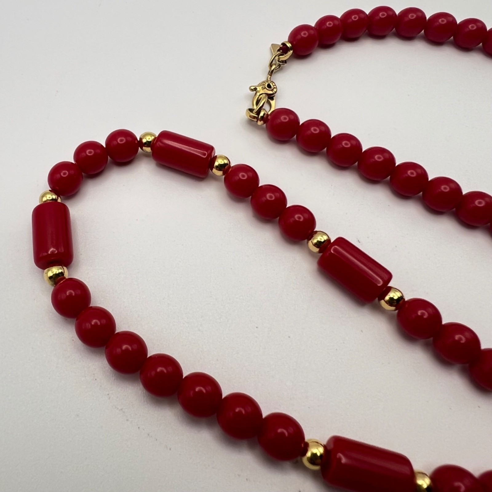 Vintage Monet 18″ Red Acrylic Beaded Necklace Gold-Tone Accents Sister Clasp