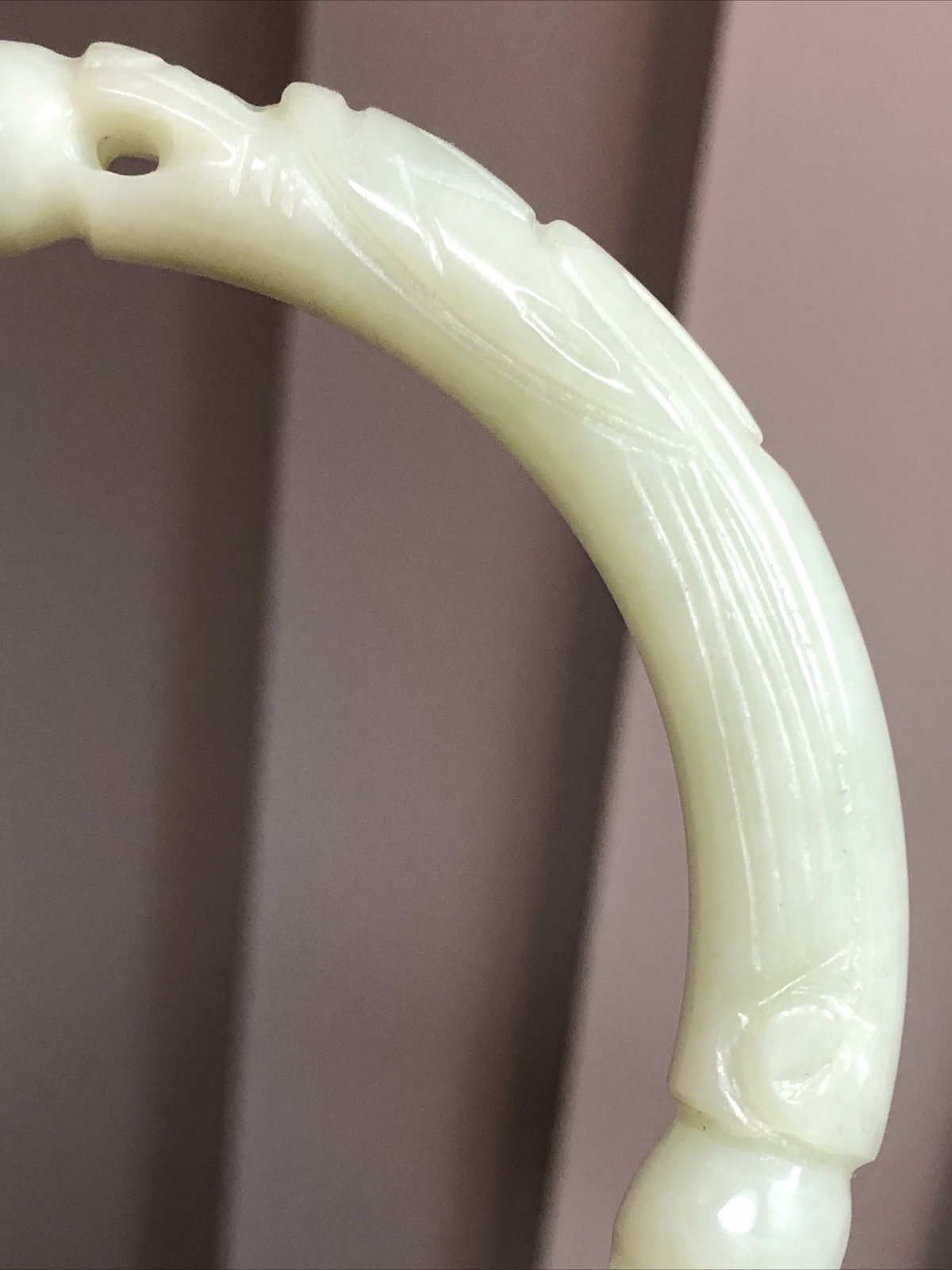 5.Metropolitan Museum Of Art Light Green JADE stone Bangle Bracelet 56.2g,7 1/4″