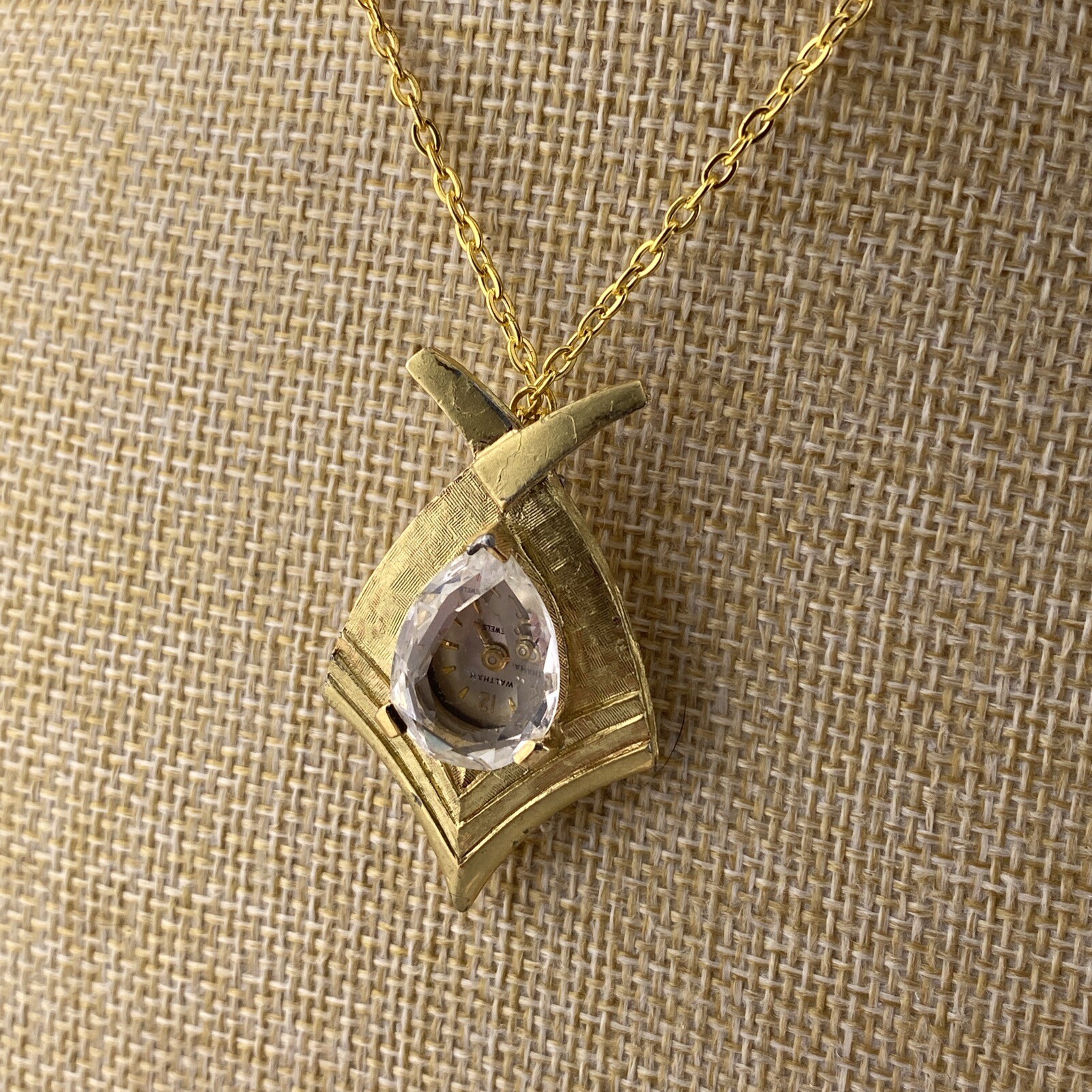 Vintage Waltham 17 Jewel Manual Wind Faceted Glass Teardrop Watch Pendant Works