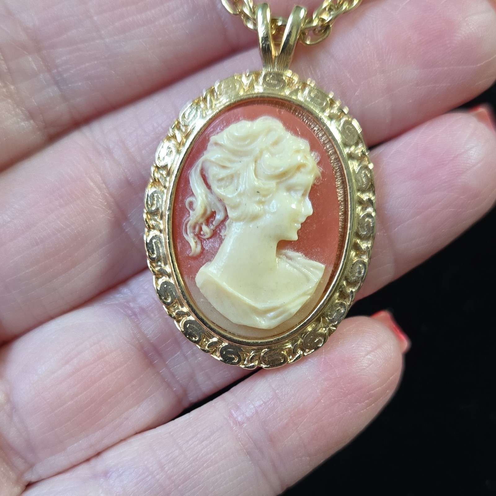 Gold Tone Oval Cameo Necklace Cream Orange Portrait Vintage Style