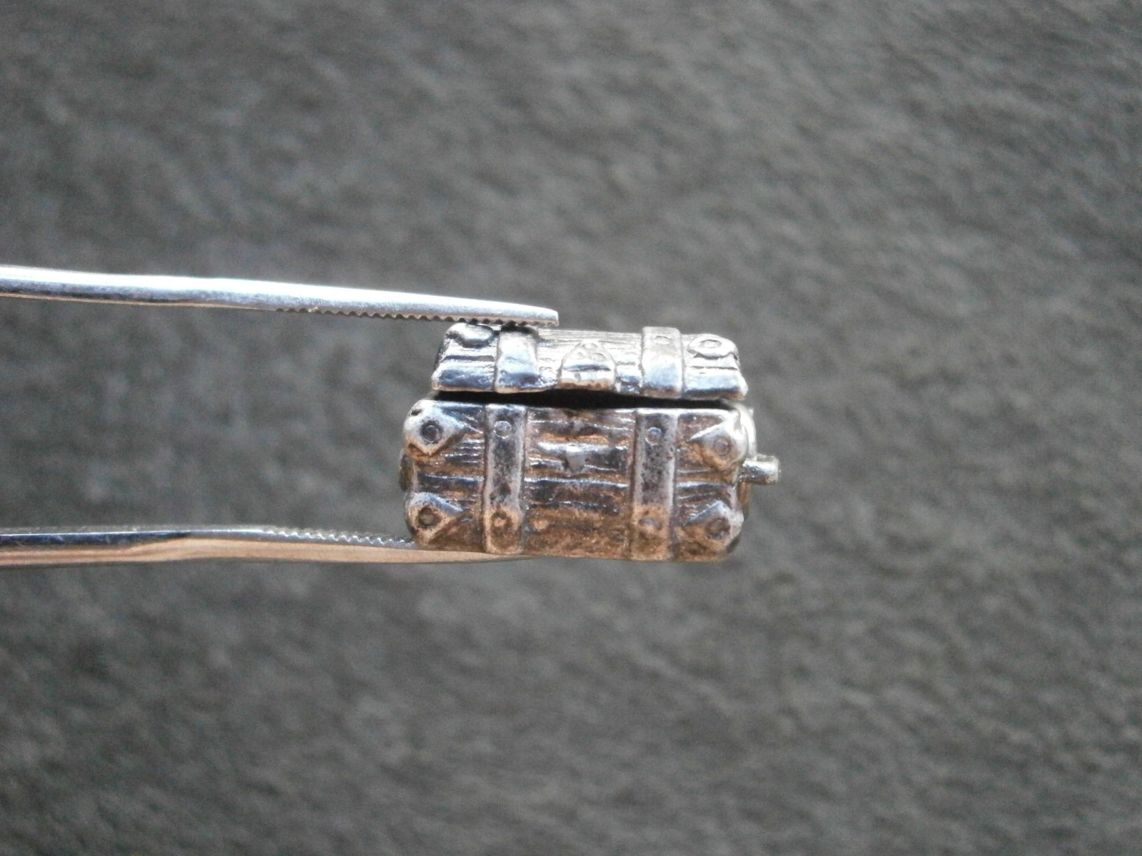Opening Treasure Chest Vintage Sterling Silver Bracelet Charm Pendant 5.0g
