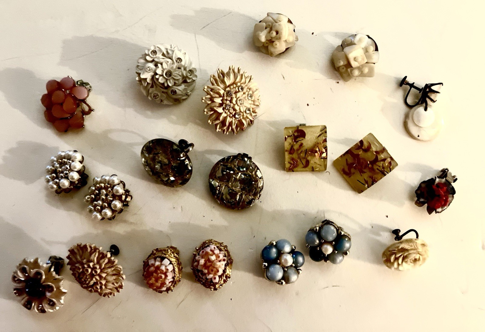 Huge Collection/Lot Vint-Retro Plastic Jewelry/Earrings/Pins/Single-Extra Pieces