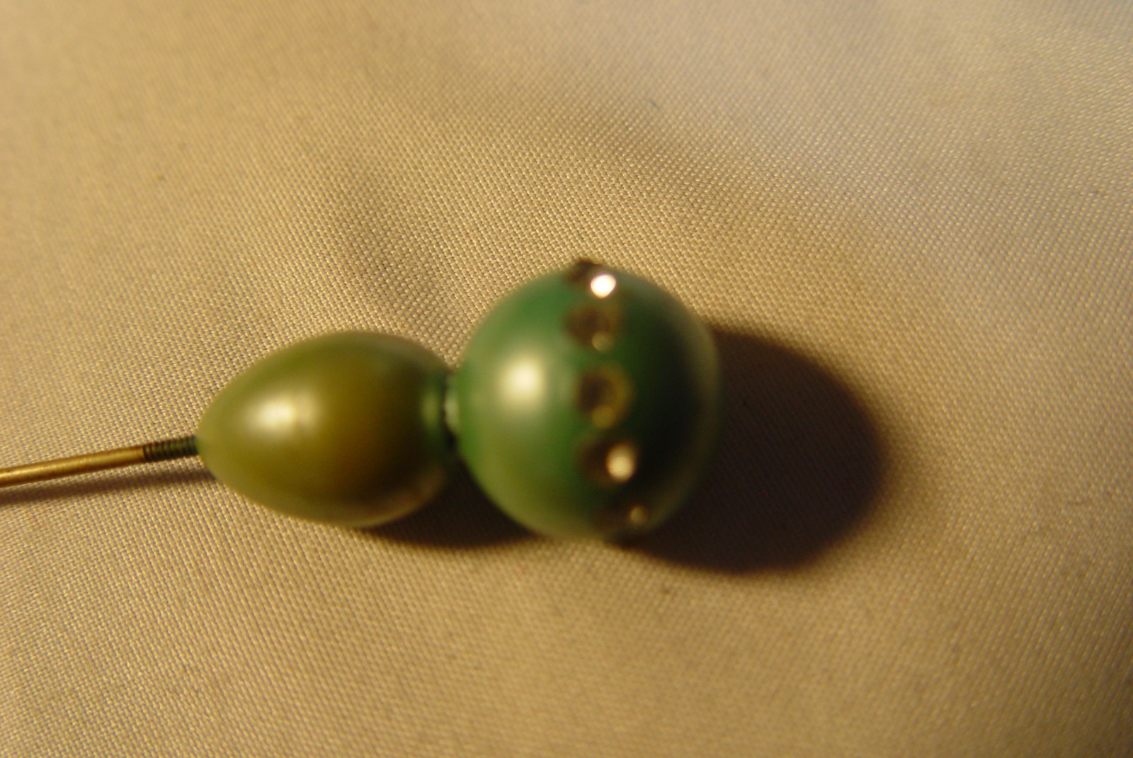 Vintage Art Deco Stick Pin Pale Green Orb Rhinestone Teardrop Lapel Pin 2.25″