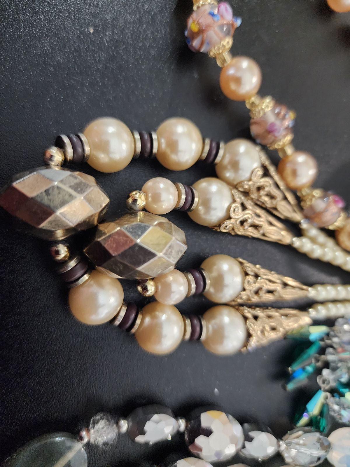 Vintage jewelry set of 22 in vintage purse