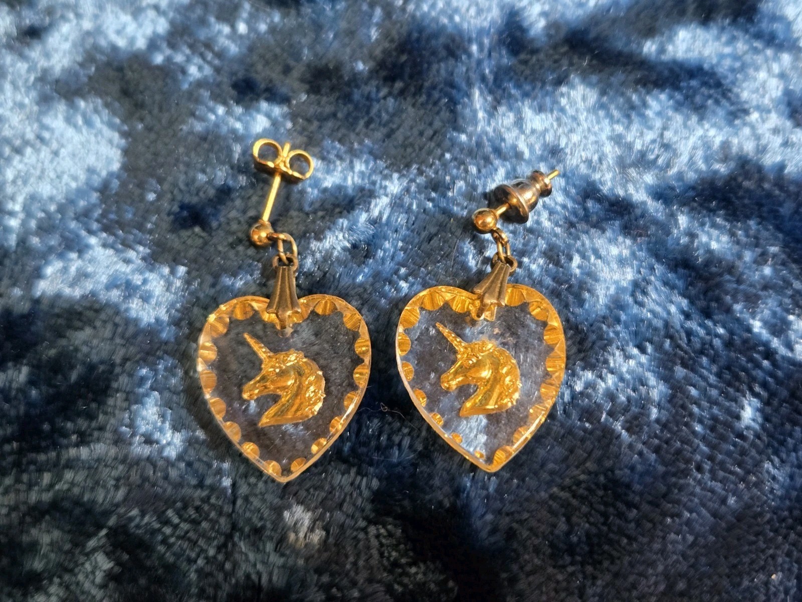 Vintage Unicorn Heart Intaglio Glass Dangle Earrings Gold Tone