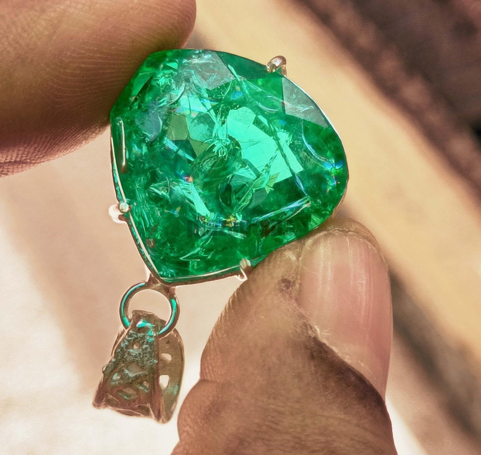 46 Ct Natural Vivid Green Colombian Emerald Pear Certified Pendant