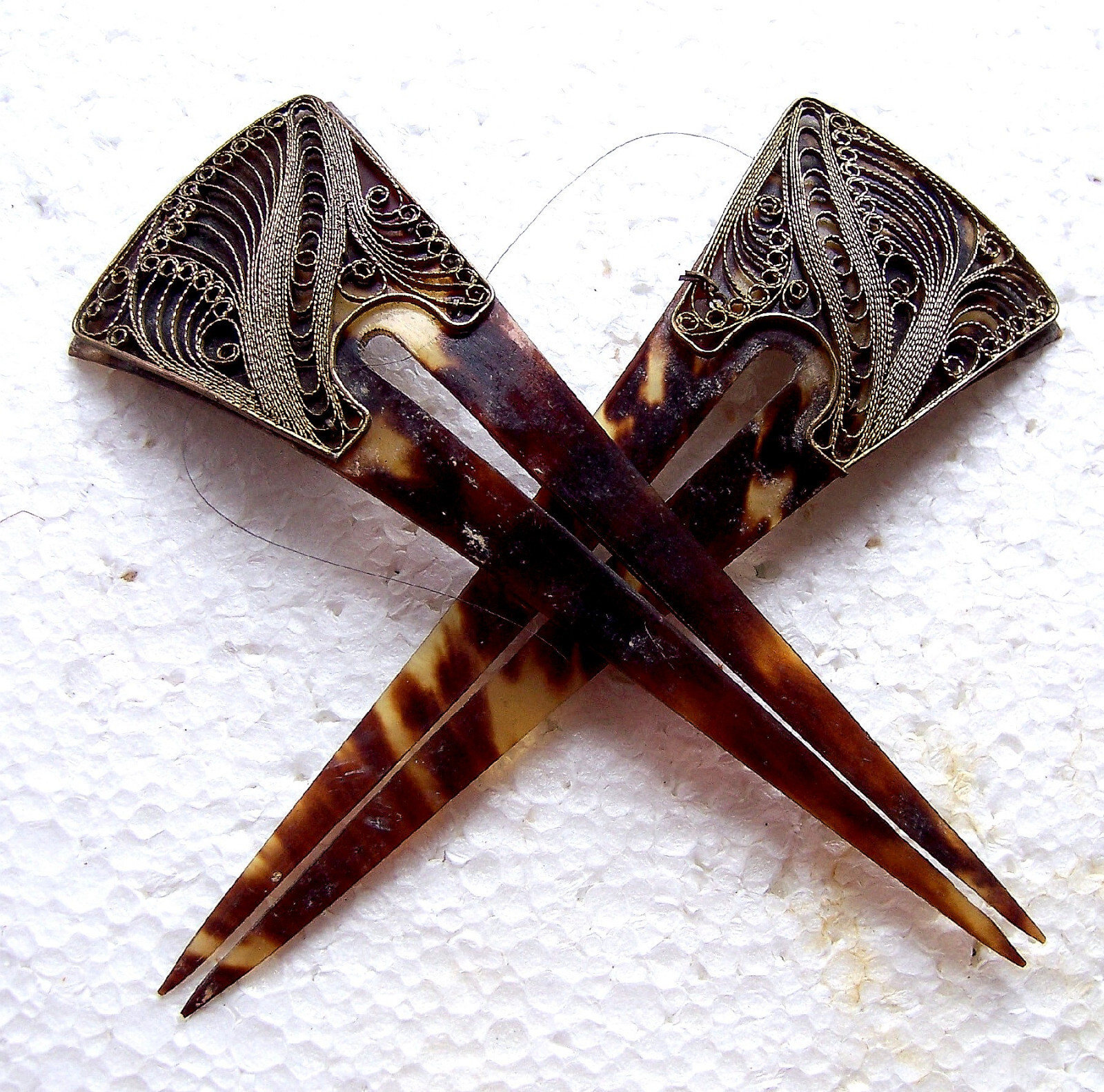 Two faux tortoiseshell hair combs with filigree decoration (AAG)