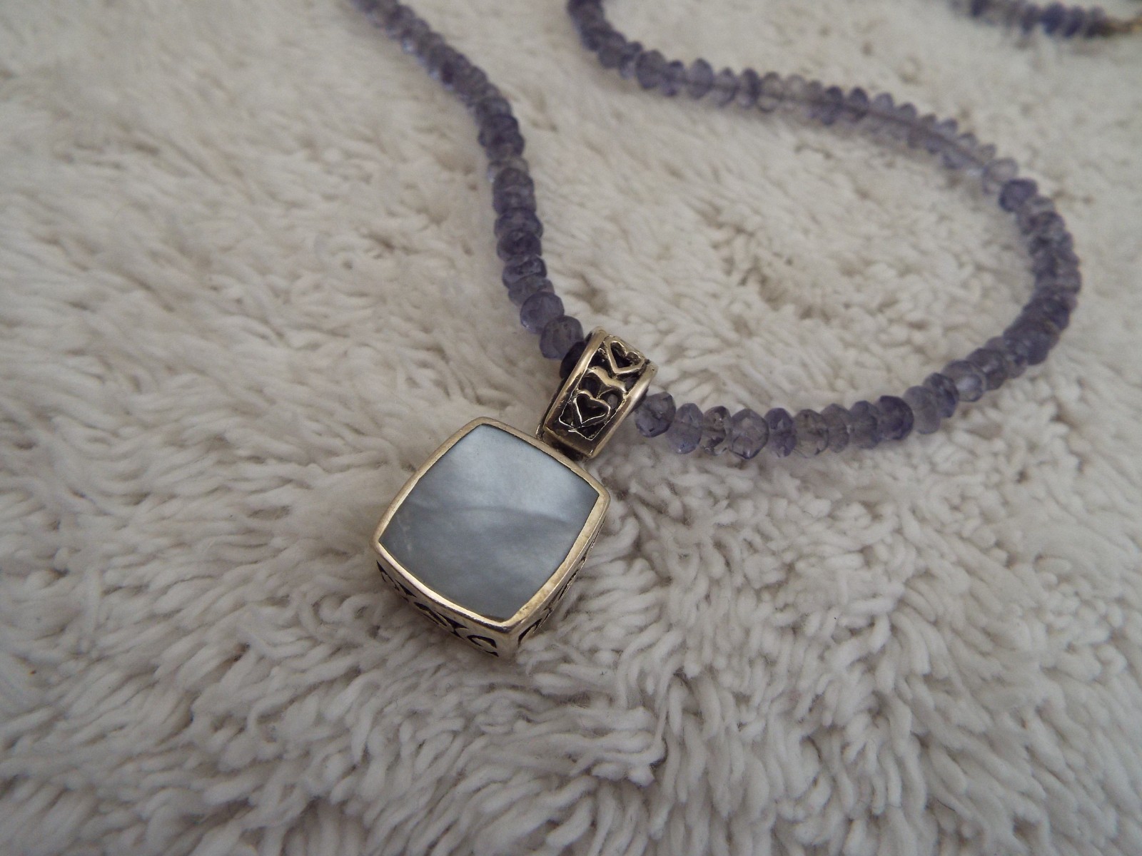 Lavender Iolite Stone Bead Shell Sterling Silver Pendant Necklace (G29)