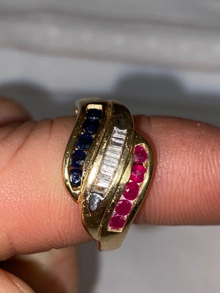 Vintage 14k yellow gold ring size 7 diamond ruby and sapphire very pretty