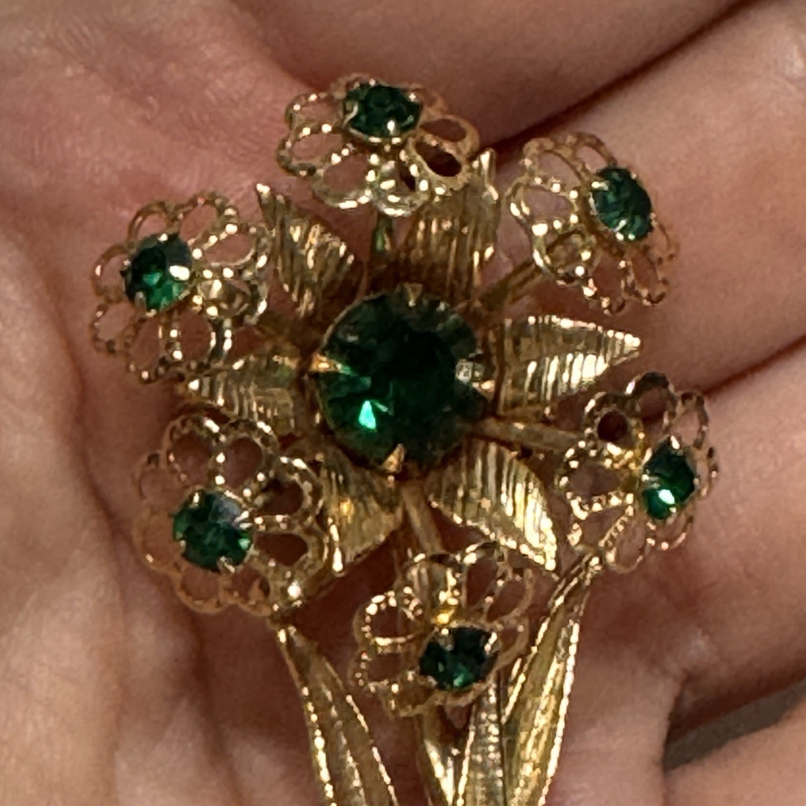 Vtg Green Rhinestone Brooch Pin Gold Tone Open Work Metal Floral Flower Grandma