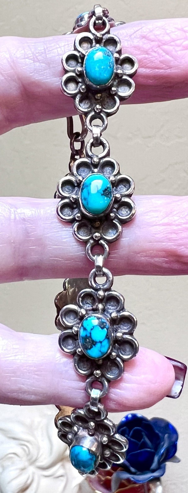 LOVELY Artisan Ornate Sterling Silver Genuine Turquoise Floral Design Bracelet
