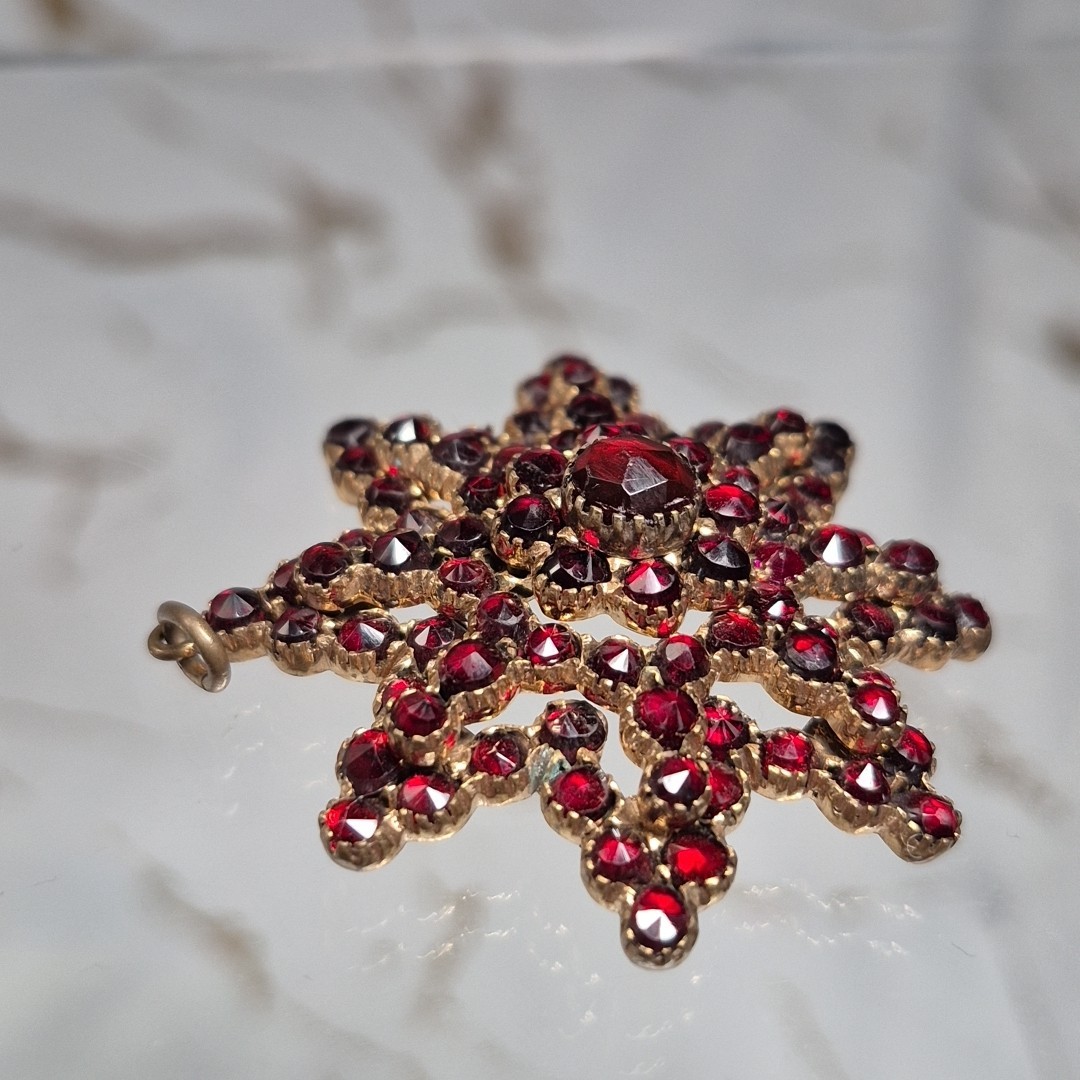 Antique Victorian Bohemian Rosecut Garnet Unmarked Gold Filled Starburst Pendant