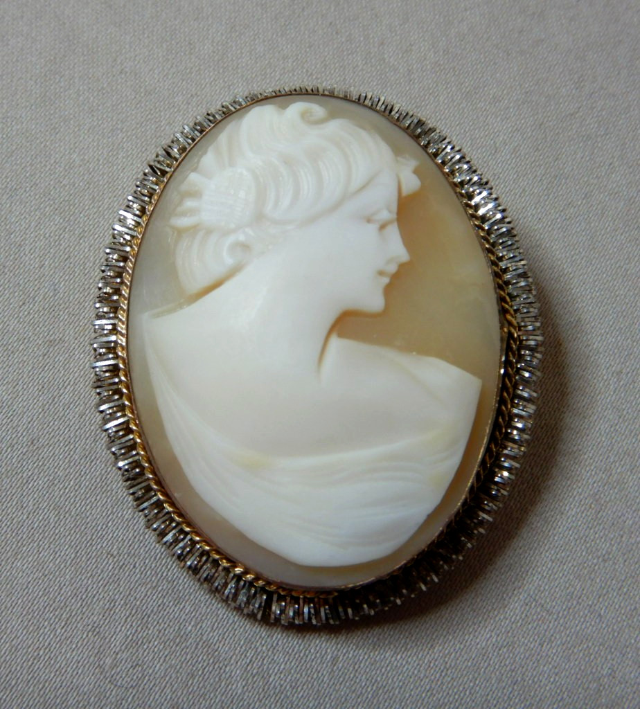 ANTIQUE TWO COLOUR GILDED GOLD CAMEO SET PENDANT BROOCH 39.3mm x 32.8mm 3982
