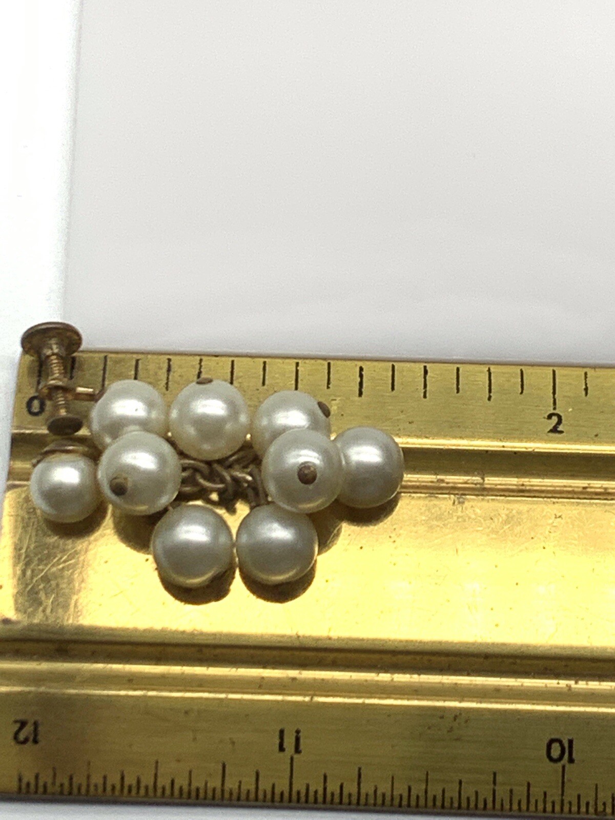Earrings Faux Pearl Cluster Dangle Drop Gold Tone Vintage Screw Back Classic A7