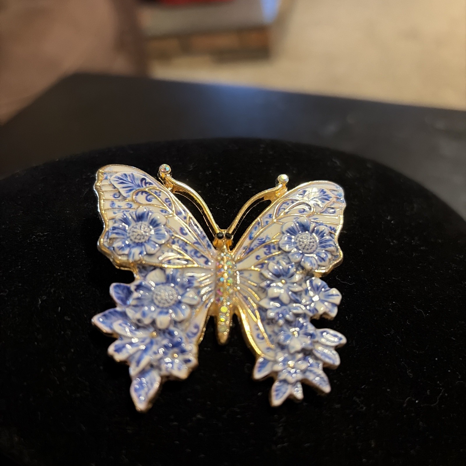 Blue Butterfly Brooch Gorgeous 3D Art Gold Tone & Rhinestones
