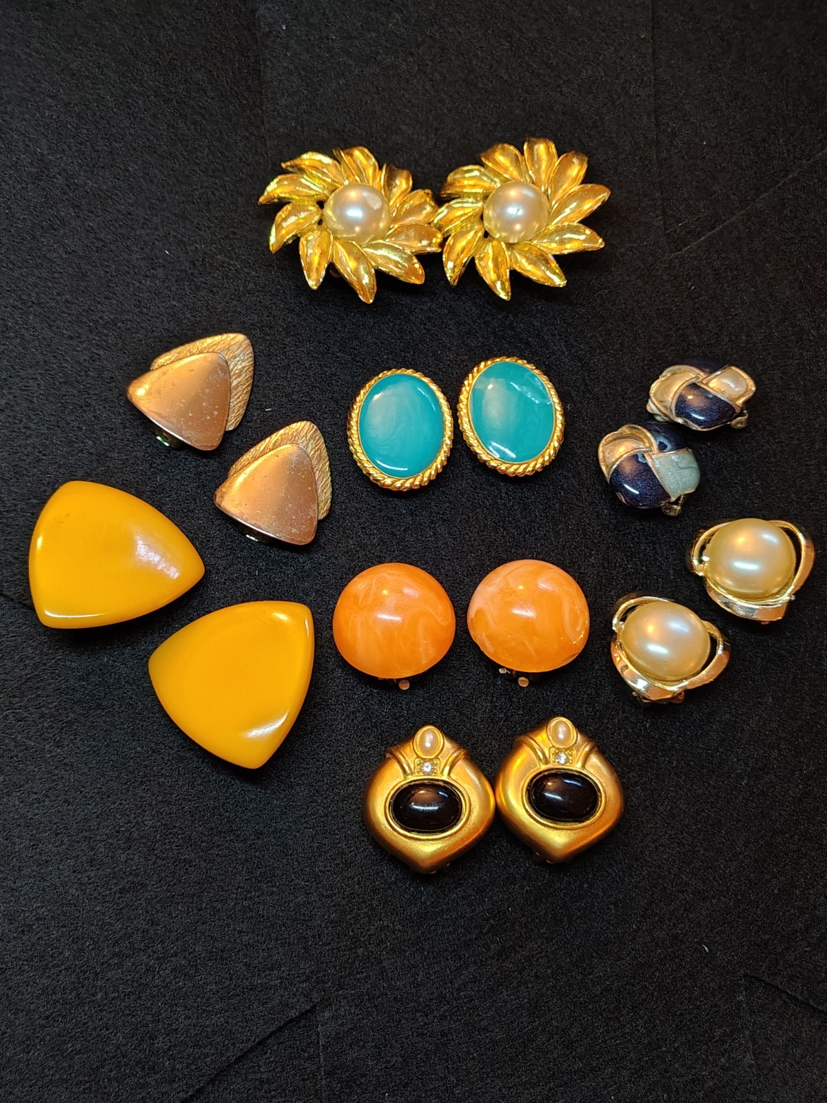 Vintage 60s 80s 8 Pairs Clip On Earrings Flower Bakelite Metal Costume B25