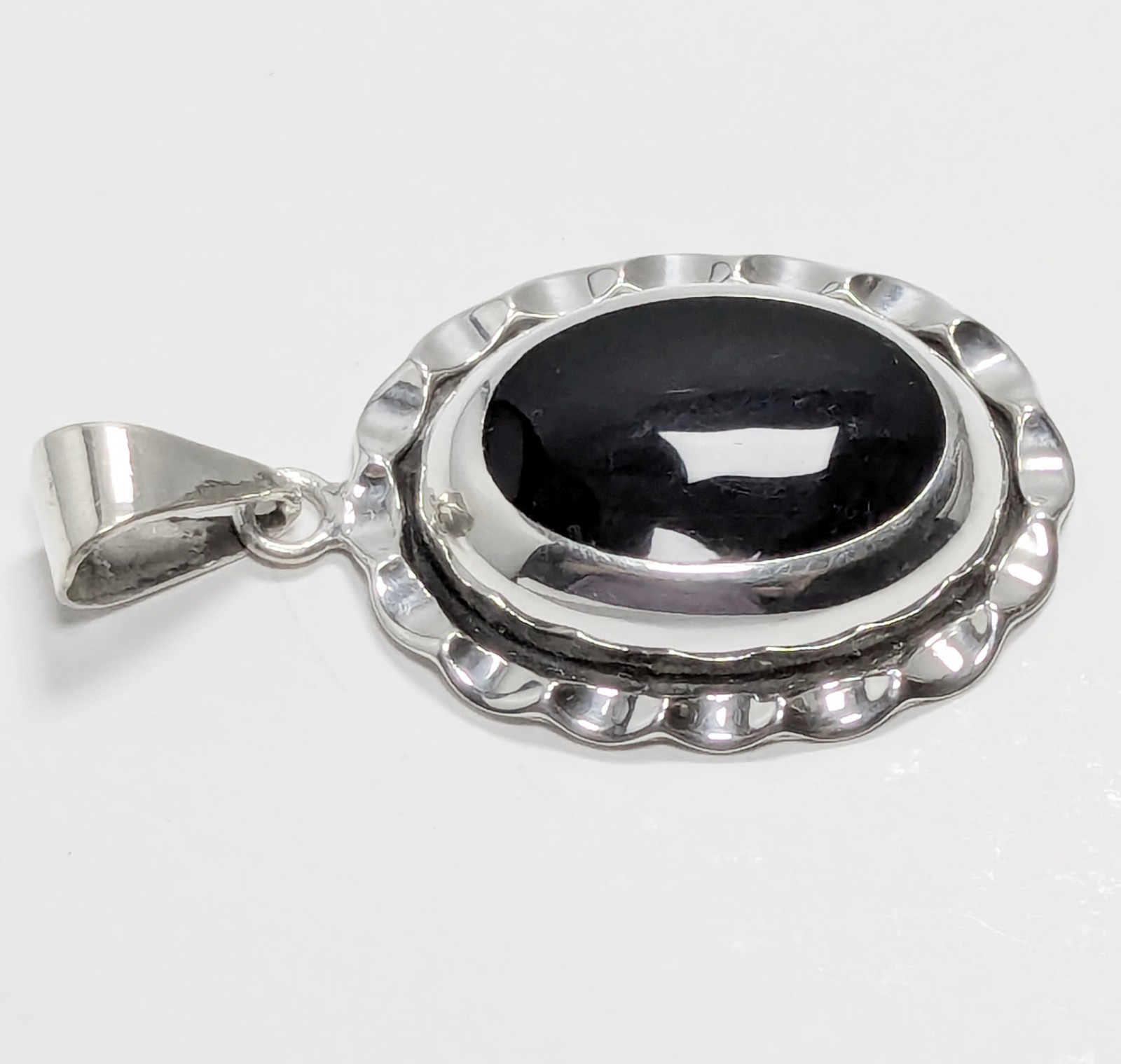 925 Mexico Sterling Silver Black Onyx Pendant 16 grams Preowned