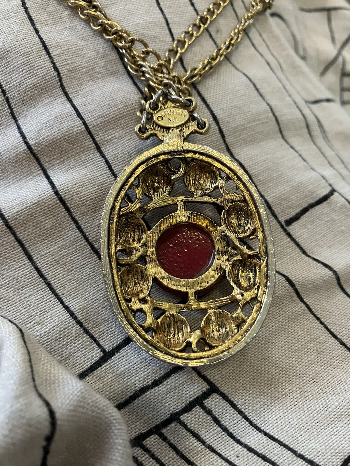 Celebrity NY double chain Pendant Necklace gold tone red bead center 22 Inches