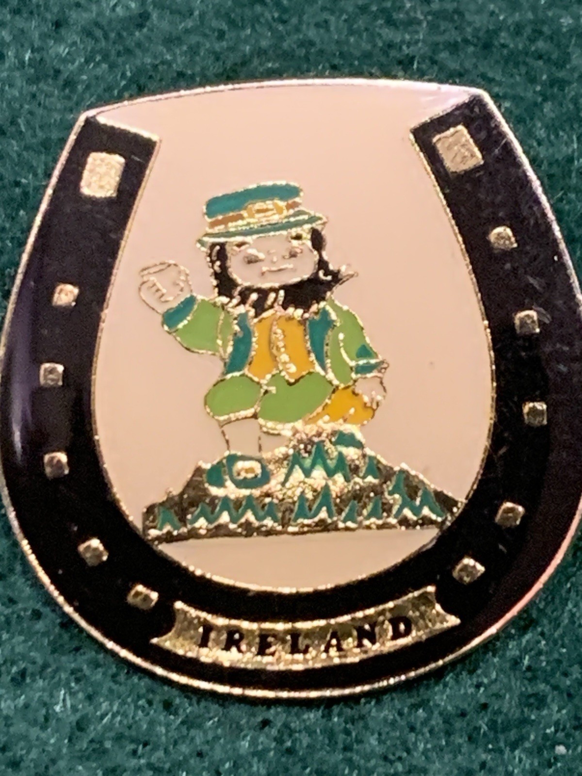 Vintage Gold Tone Leprechaun Horse Shoe Lucky Pin Ireland
