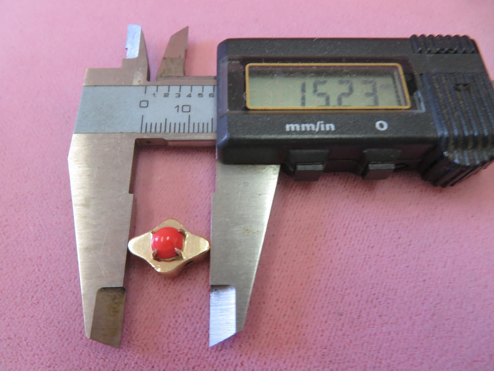 14K Solid Y. Gold Coral Slide Charm for Bracelet 1.91 Grams
