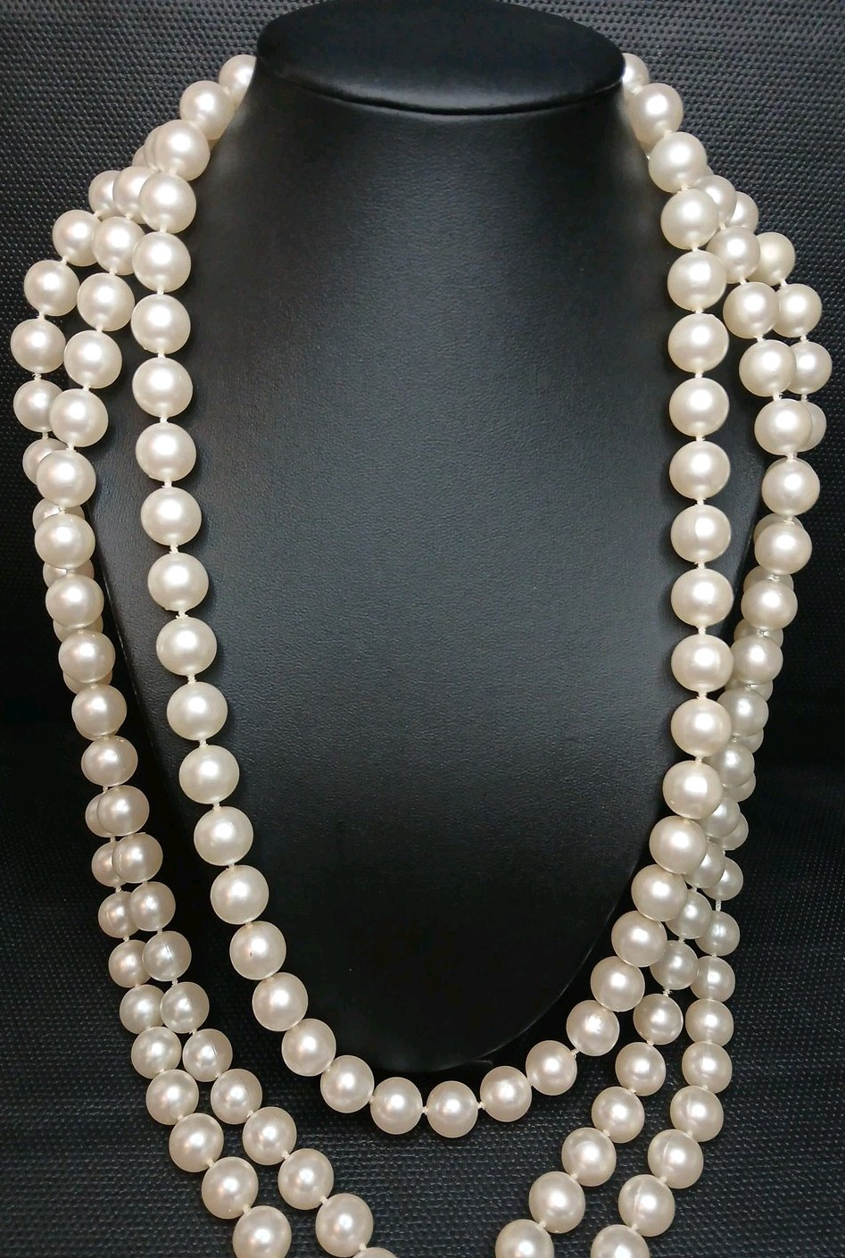 Vintage Faux Pearl Statement Necklace Toggle closure. 14.310