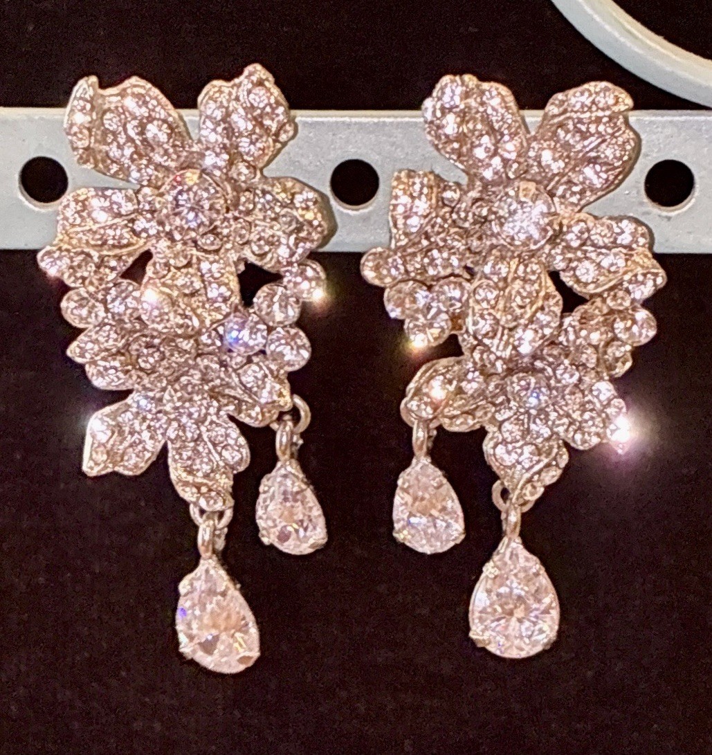 Amazing SIMAN TU Haute Couture Runway Floral Australian Crystal Earrings RARE ~