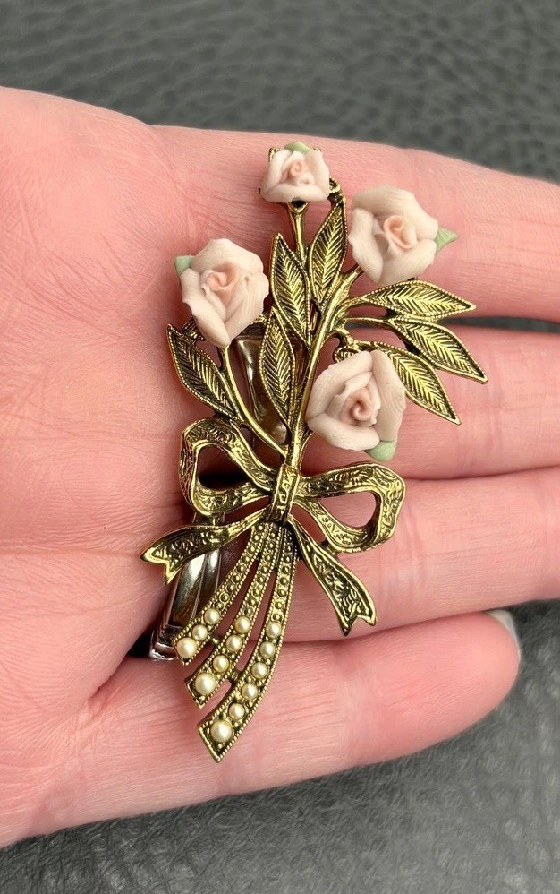 Vintage 1928 Brand Gold Tone Floral Bouquet Brooch Pin Pink Porcelain Roses