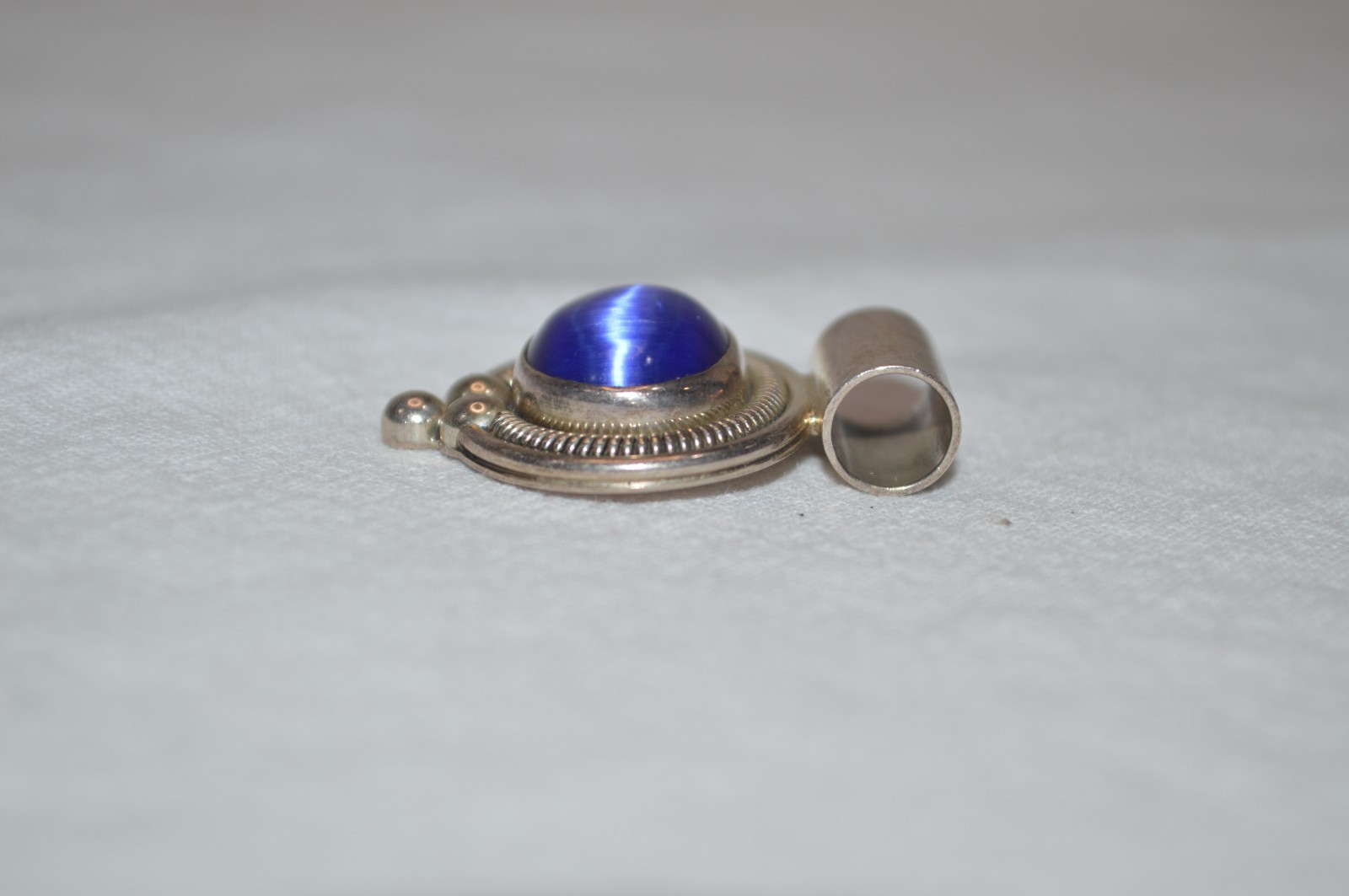 Vintage Sterling Silver ATI Mexico Oval Blue Cat’s Eye Pendant 1.3″
