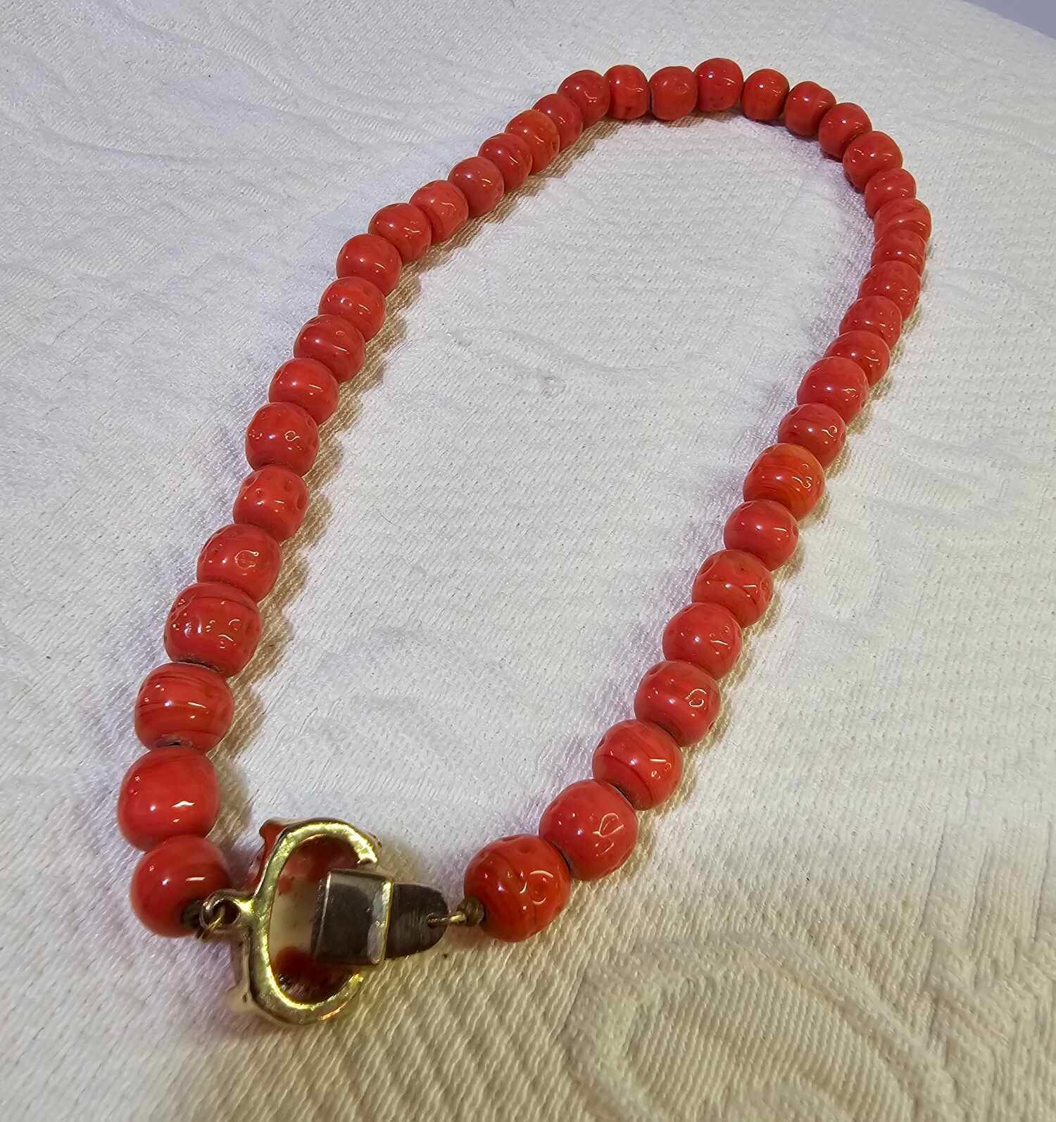 Vtg Orange Salmon Coral COLOR Stone/Glass Beads Choker Necklace 15in”-S16