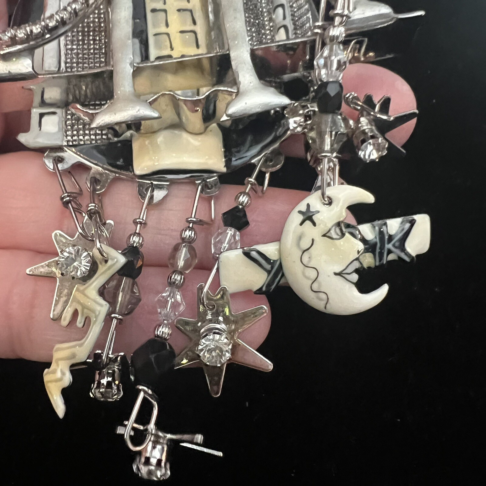 Lunch at The Ritz Signed Twin Towers Chrysler Empire State Brooch Pendant B844