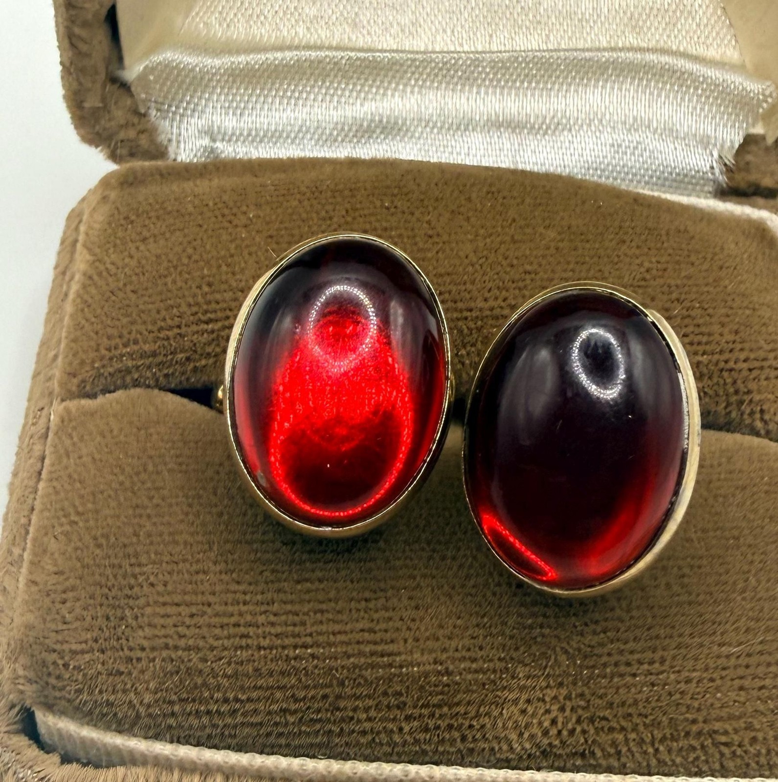 Vintage Hadley red oval jelly cabochon and gold tone cuff links