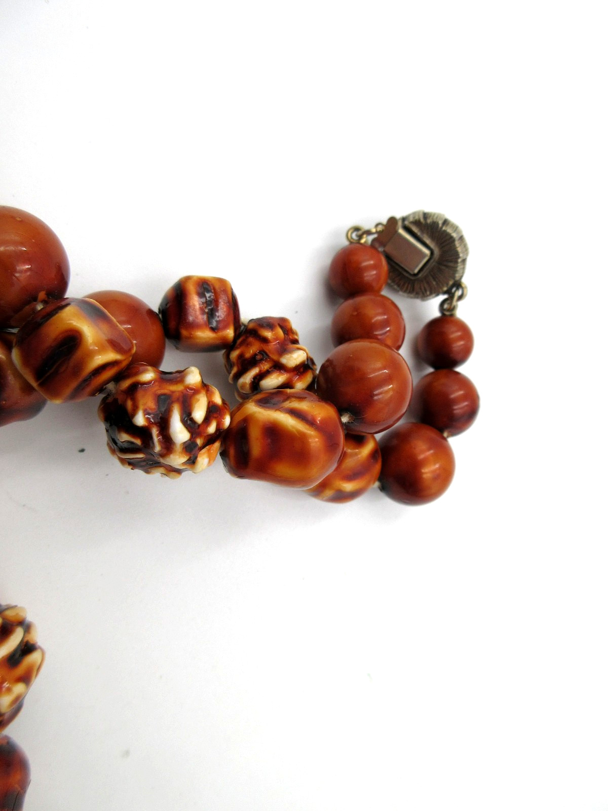 VTG 24″ UNUSUAL GEOMETRIC BEAD brown white silver tone mtl STRAND Necklace