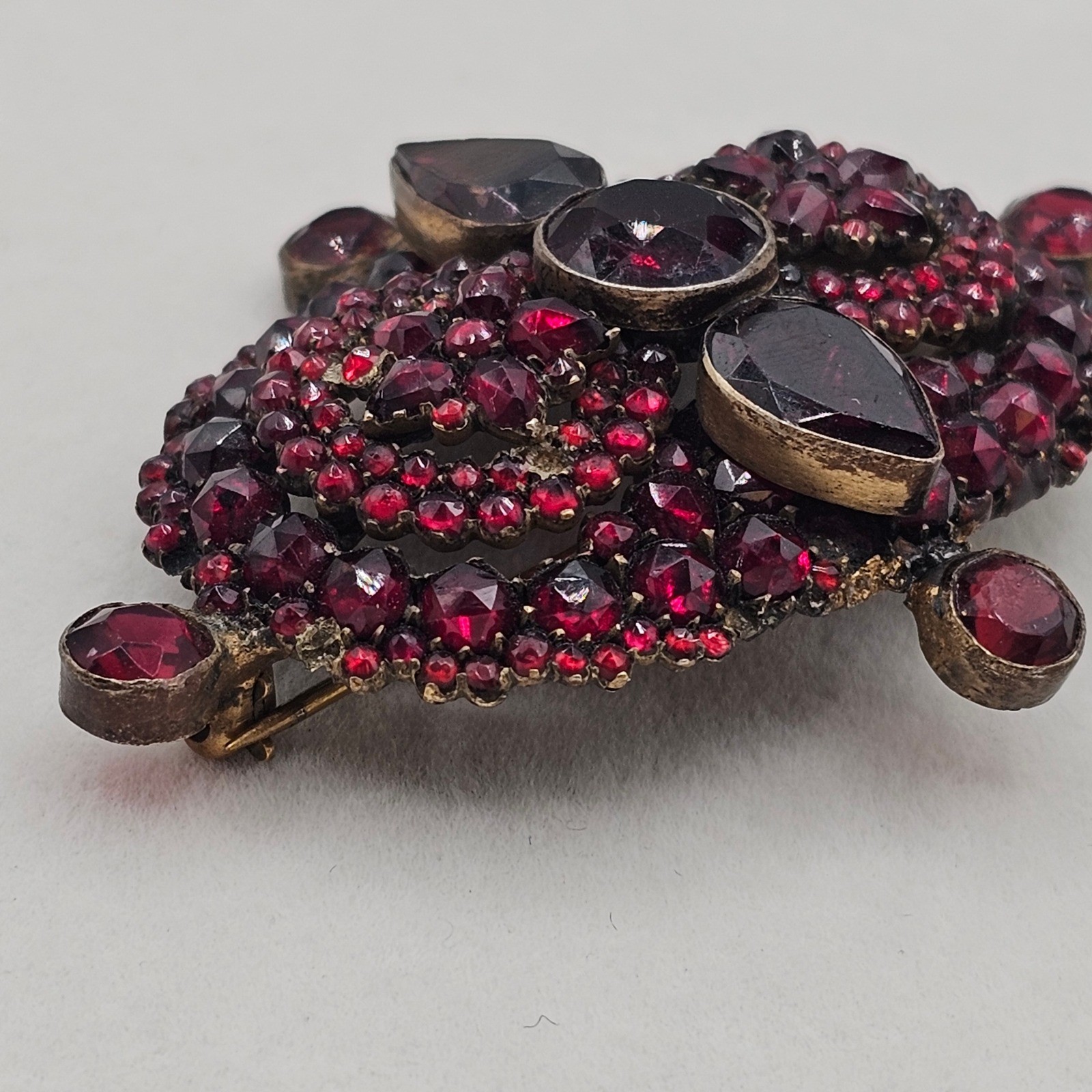 Vtg Bohemian Czech Garnet Brooch Deep Red Victorian Style Floral Cluster 2.5″