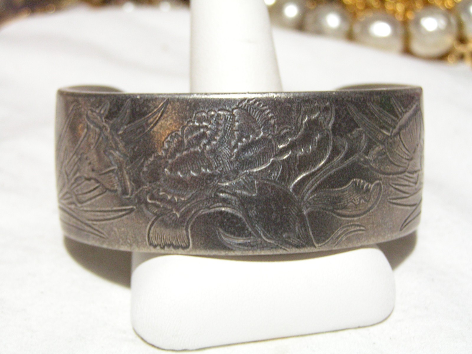 …Vintage Salisbury Pewter January Flowers Cuff Bracelet…