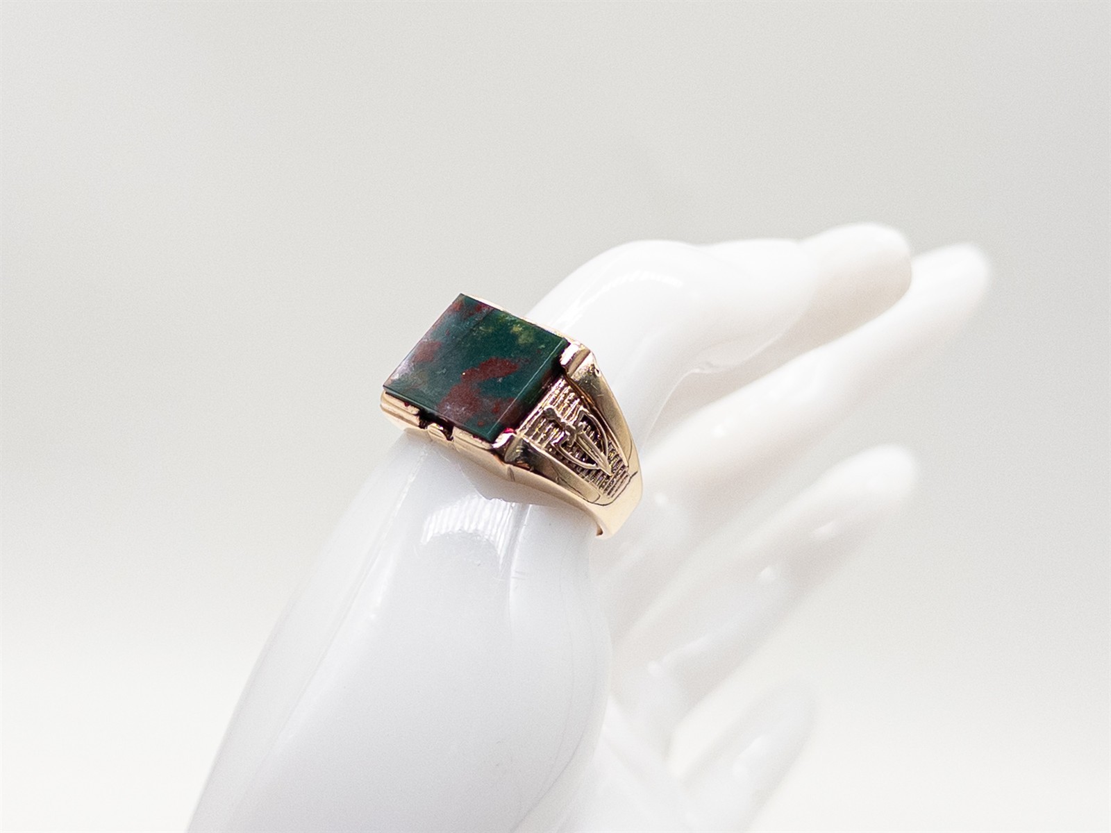 Vintage 1940s $3000 4ct BLOODSTONE SWORD 10k Yellow Gold Mens Band Ring 7g