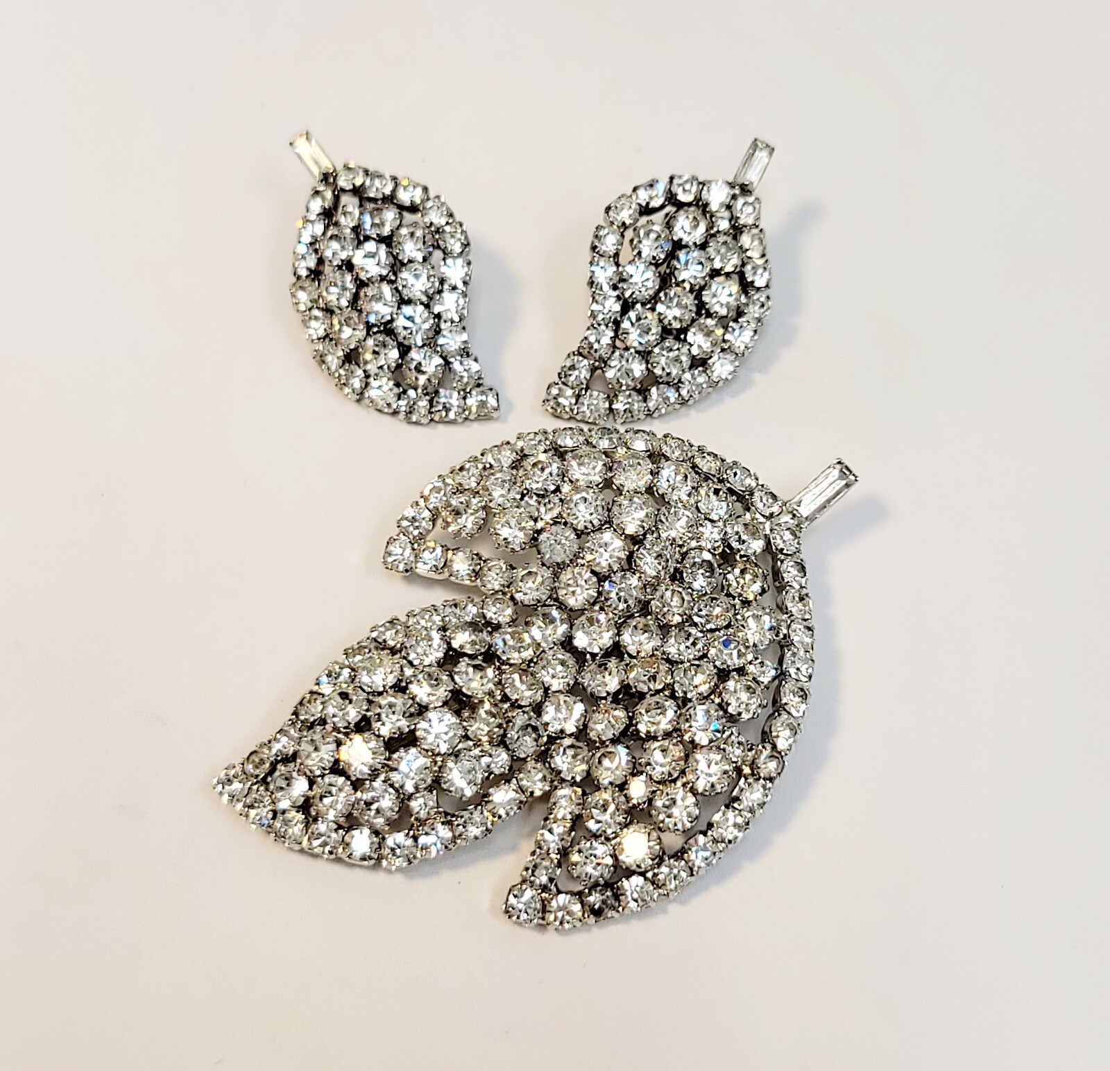 Vintage Clear Rhinestone Leaf Brooch And Earrings Set Juliana