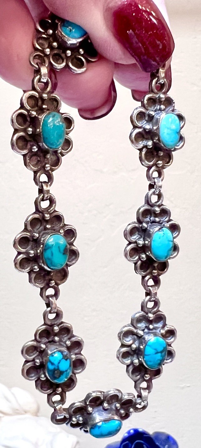 LOVELY Artisan Ornate Sterling Silver Genuine Turquoise Floral Design Bracelet